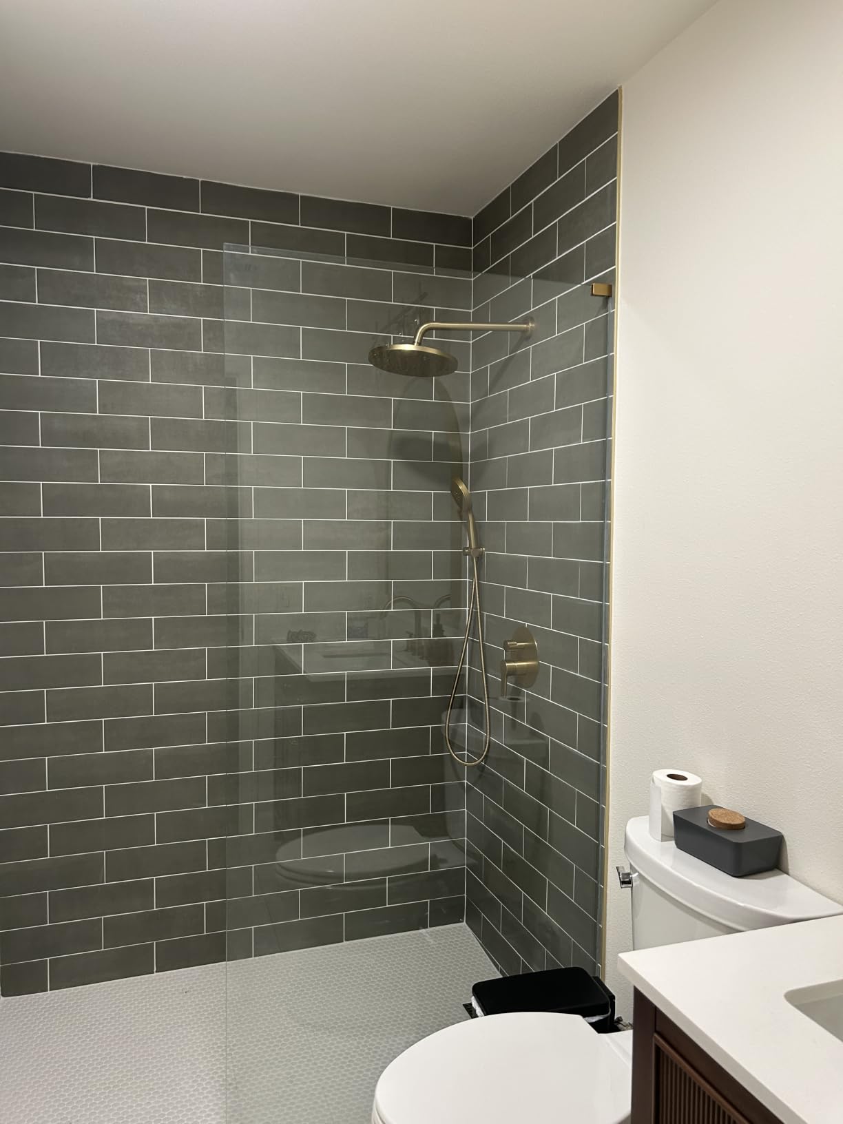 Iriber Thermostatic Shower System Wall Mount with 10 Inch Roud Rainfall Shower Head and Handheld,Shower Faucet Mixer Trim Kit (Valve Included),Matte Black customer photo 2