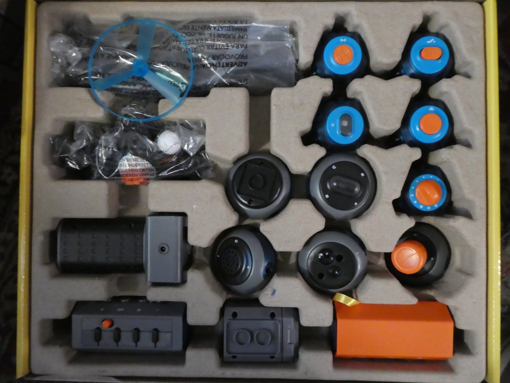 National Geographic Circuit Kit for Kids with 120 Electrical Projects customer photo 2