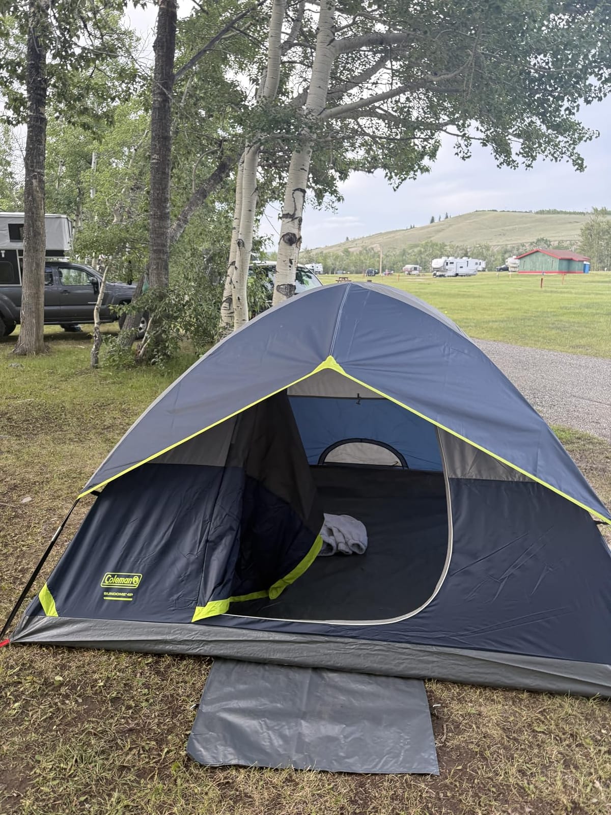 Coleman Sundome Camping Tent with Rainfly, 2/3/4/6 Person Tent Sets Up in 10 Mins, Weatherproof Shelter for Camping, Festivals, Backyard, Sleepovers, & More customer photo 1
