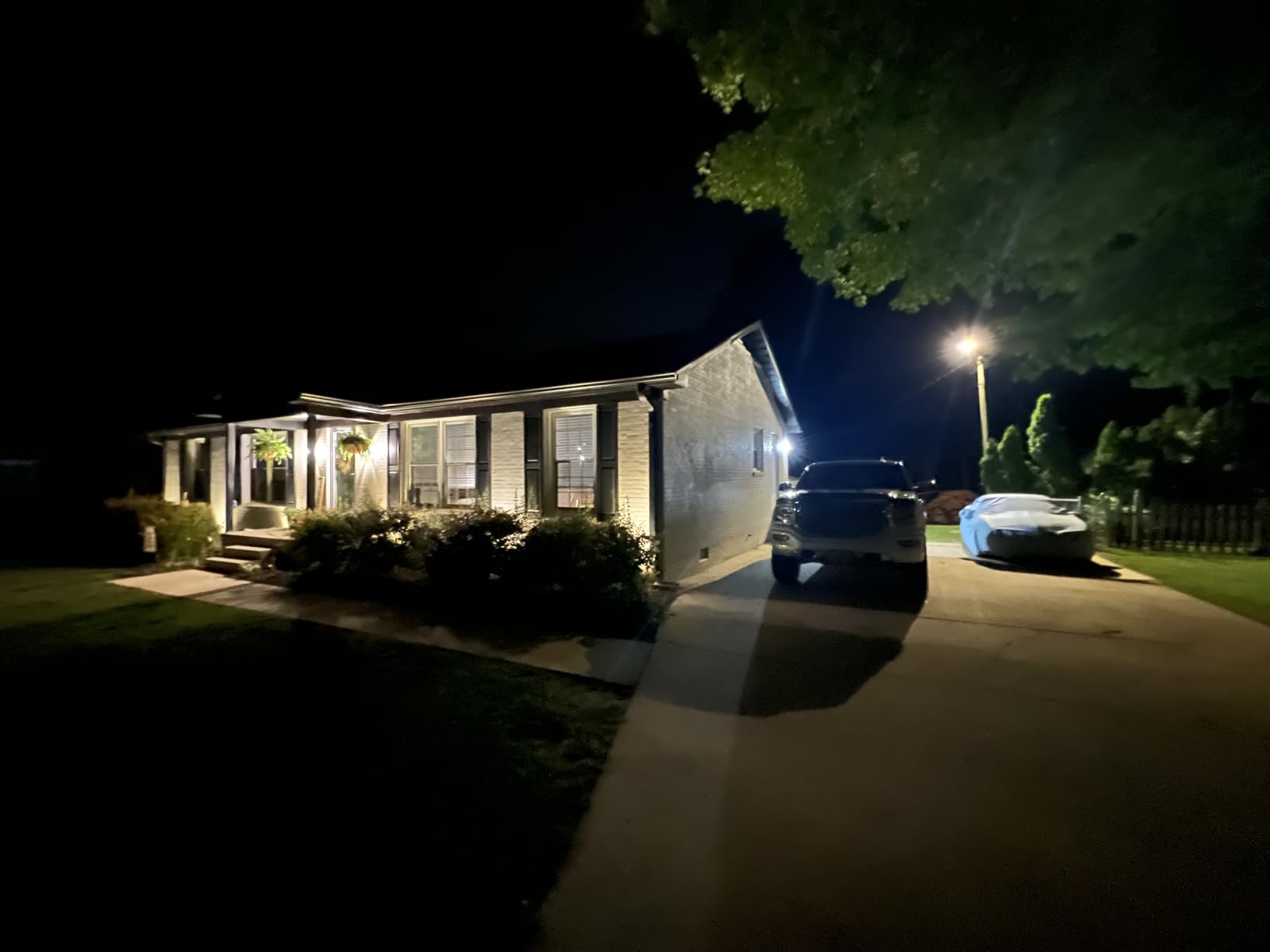 ZUCKEO All-in-One Landscape Lighting Kit, 5W LED Low Voltage Landscape Lights with Transformer and 80FT Wire, Waterproof Outdoor Spotlight with Connectors for Yard Garden House, 3000K 12-24V 8Pack customer photo 1