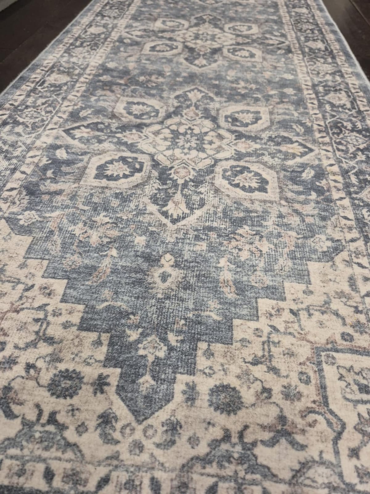 AMADA HOMEFURNISHING 9x12 Washable Area Rug, Low-Profile Large Area Rug with Non-Slip Backing & Durable Edge Binding, Vintage Large Rugs for Living Room, Bedroom & Dinning Room customer photo 2