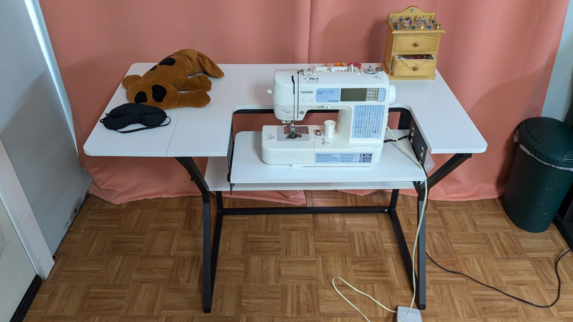Sewing Table, Large Sewing Machine Table with Adjustable Platform and Storage Shelf - White customer photo 2
