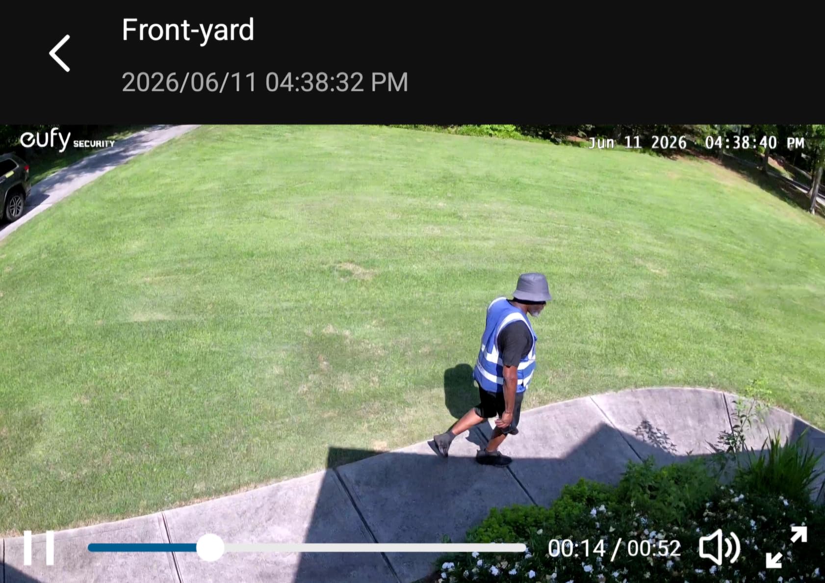eufy Security Floodlight Camera E30, 2K, AI Detection & Tracking, Outdoor customer photo 2