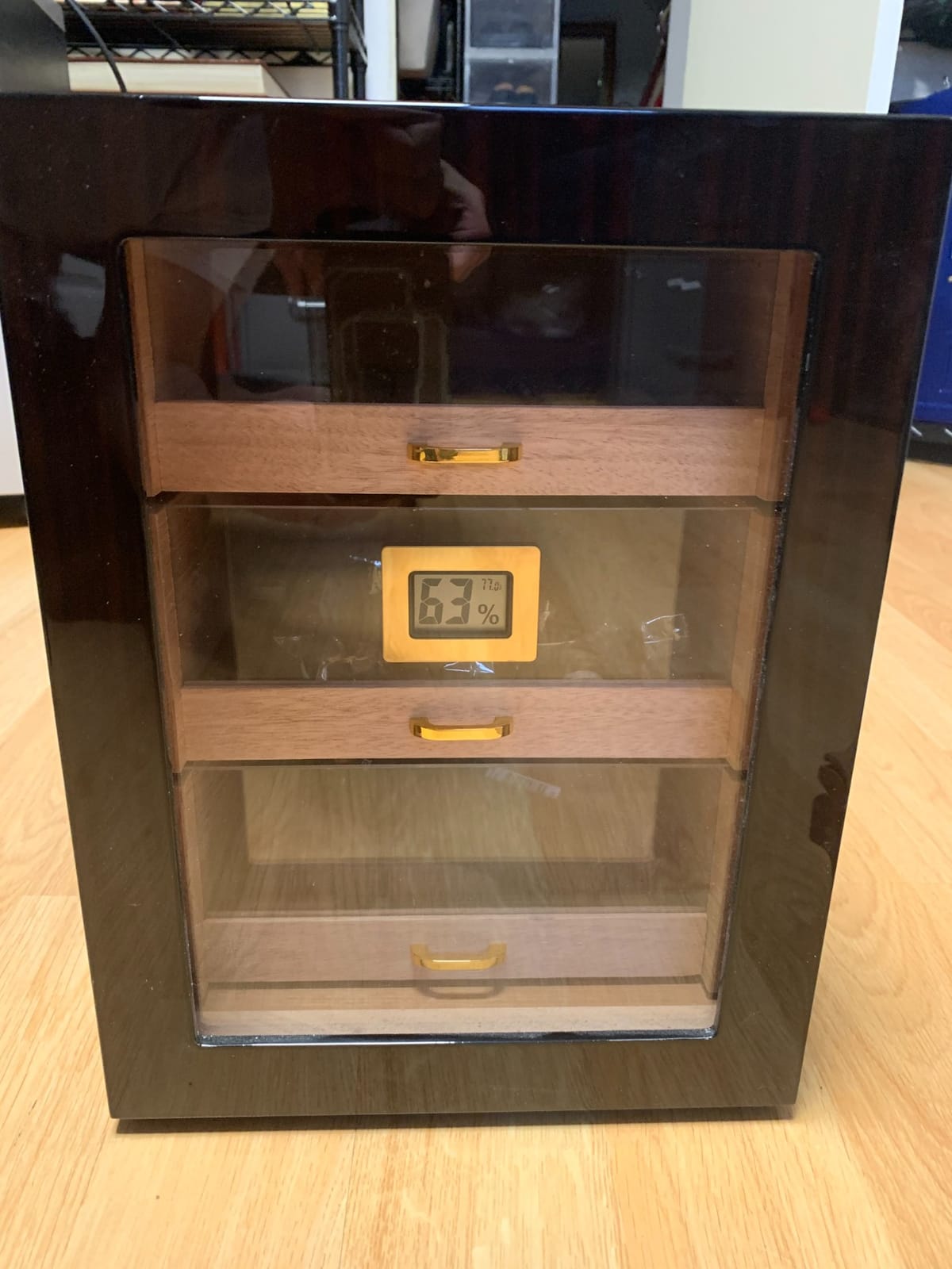 Woodronic Cigar Humidor, Spanish Cedar Cigar Humidor Cabinet with LED Light, Magnetic Door, Accurate Digital Hygrometer, Dividers and Cigar Accessory Drawer, Gift for Men(100-150 Cigars) customer photo 1