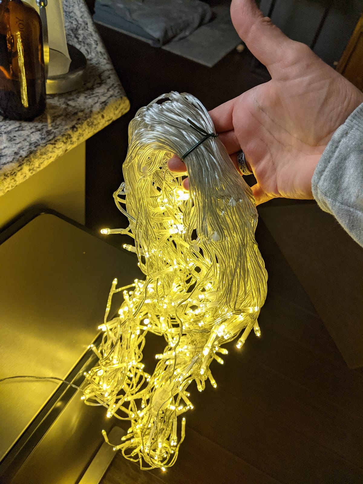 Icicle Christmas Lights Outdoor, 40Ft 432 LED Waterproof White Icicle Lights for Outside, 8 Lighting Modes Connectable String Light with Remote,Timer, 81 Drops Christmas Decorations for House Eaves customer photo 2