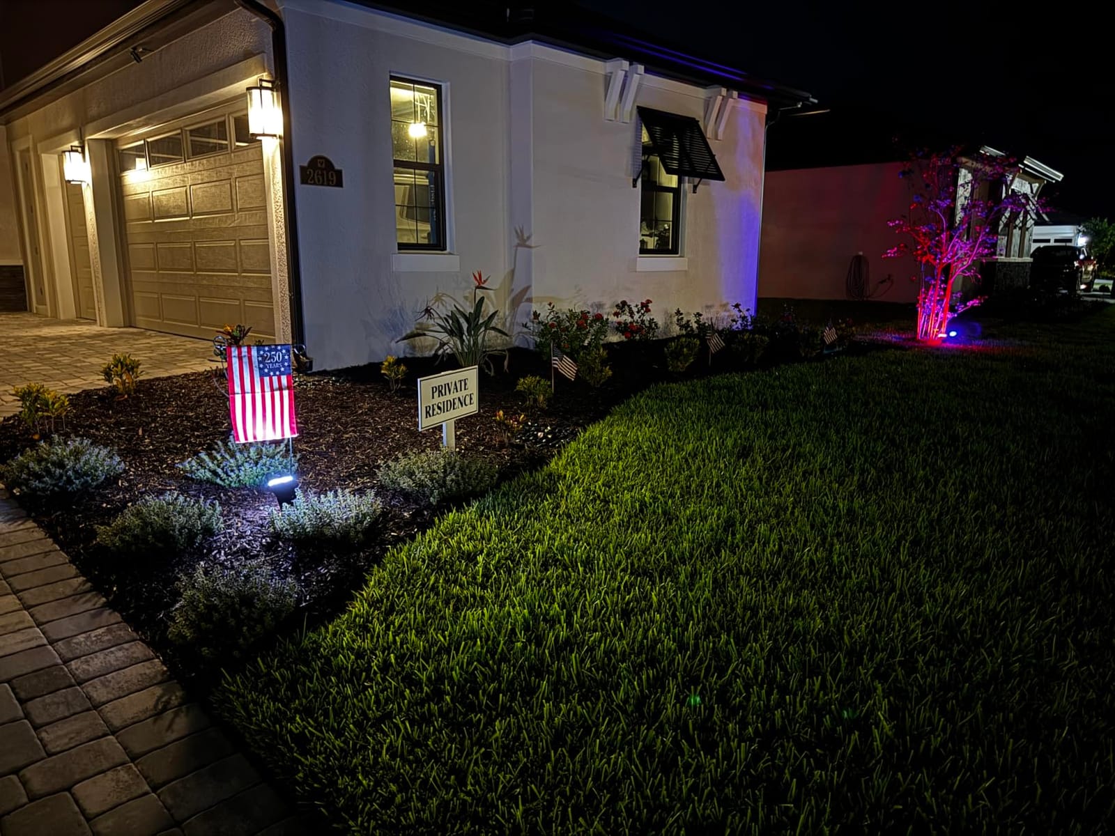 Linkind Smart Solar Spot Lights Outdoor SL5C, IP67 Solar Lights Outdoor | Cool/Warm White/Color Changing Spotlight, APP/Voice Control,Landscape Lighting for Yard, Garden, Pathway(2 Pack) customer photo 2