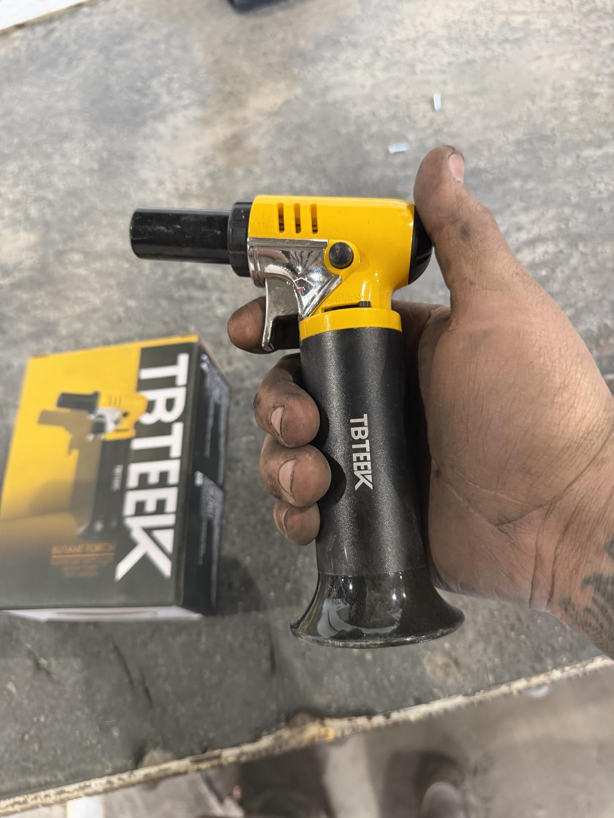 TBTeek Butane Torch with Fuel Gauge T907, One-hand Operation Kitchen Torch Lighter with Adjustable Flame for BBQ, Baking, Brulee Creme, Crafts and Soldering(Butane Gas Not Included) customer photo 2