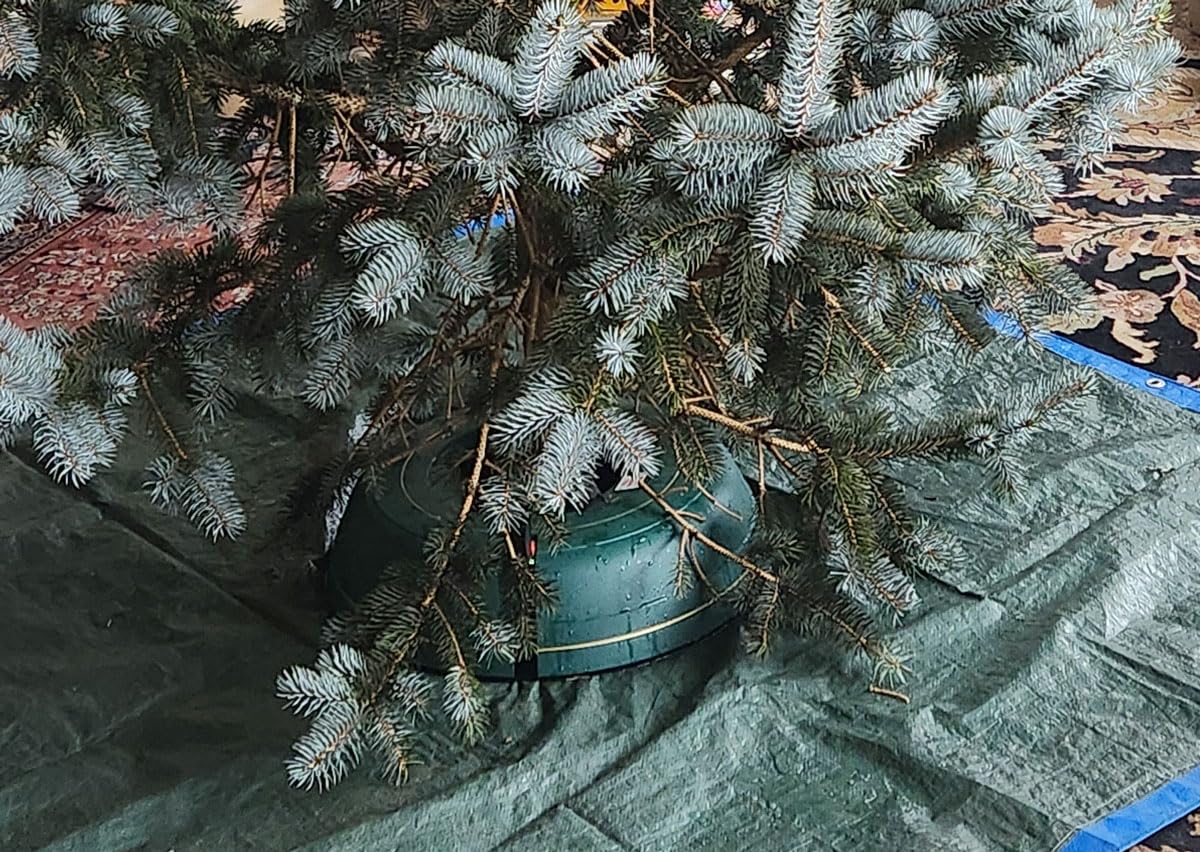 Krinner Christmas Tree Genie XL - Green Tree Stand - Original Single Cable Operation, Holds up to 10 ft Live Trees - Foot Pedal Setup & Water Reservoir with Level Indicator customer photo 2