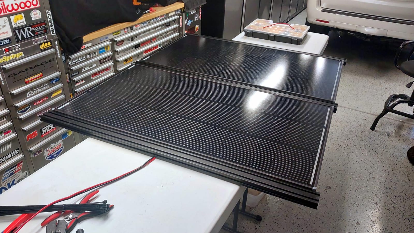 Renogy ShadowFlux Solar Panel 200 Watt, N-Type 25% High-Efficiency | 200W Solar Panel for RV Marine Rooftop Home, Optimized for Partial Shading from Trees, Roofs, Buildings, Leaves & Snow customer photo 1