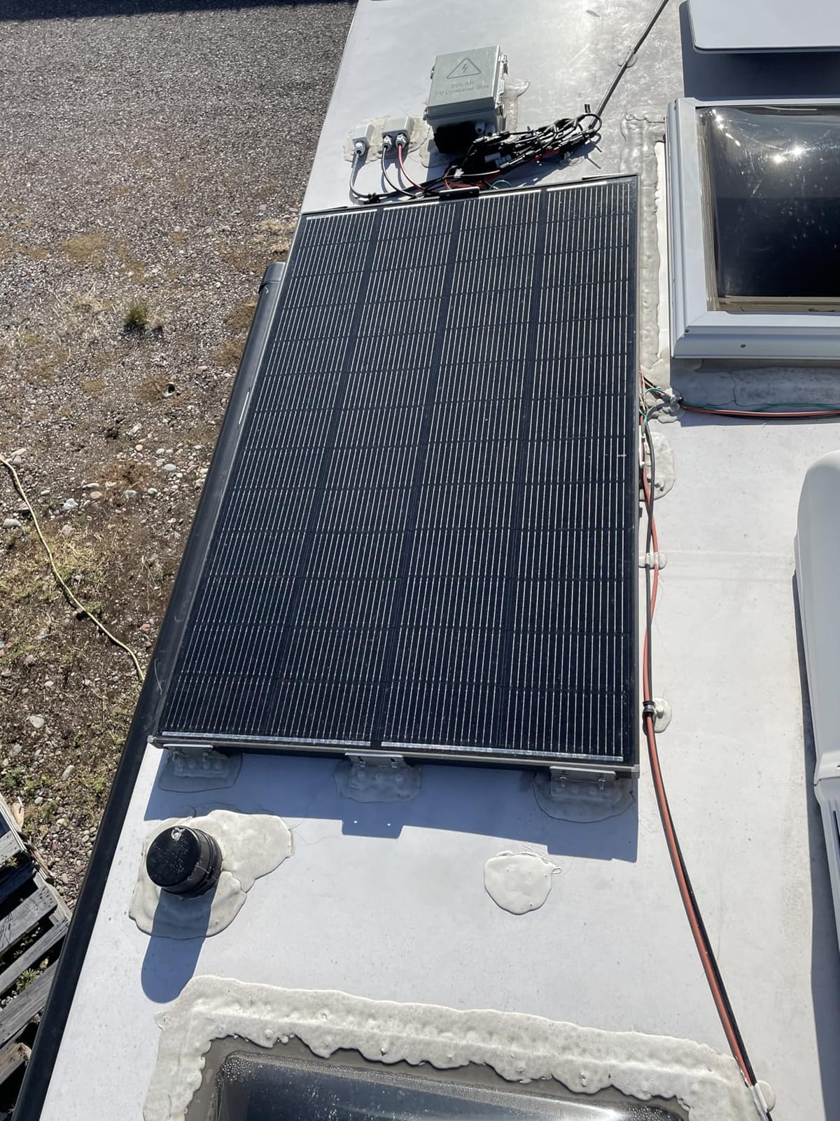 Renogy ShadowFlux Solar Panel 200 Watt, N-Type 25% High-Efficiency | 200W Solar Panel for RV Marine Rooftop Home, Optimized for Partial Shading from Trees, Roofs, Buildings, Leaves & Snow customer photo 2
