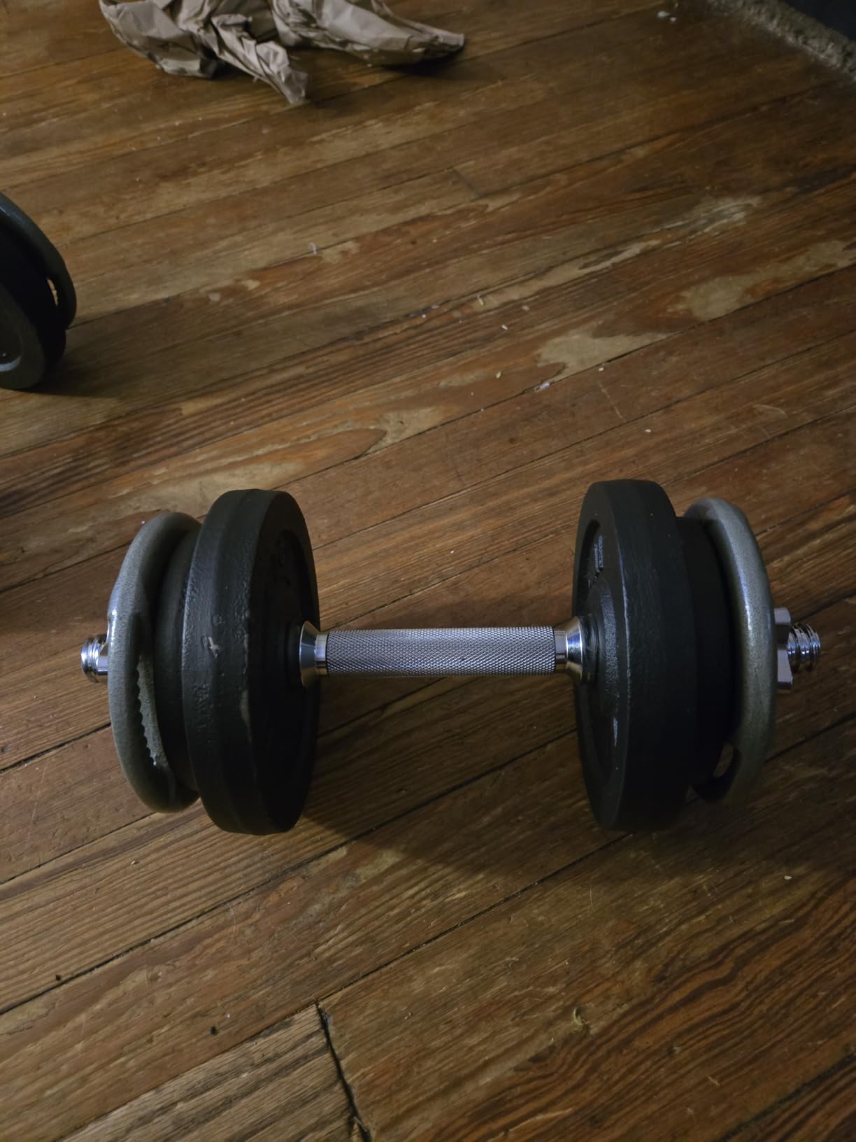 Amazon Basics 1-Inch Grip Weight Plates, Cast Iron, Strength Training, Home Gym customer photo 1