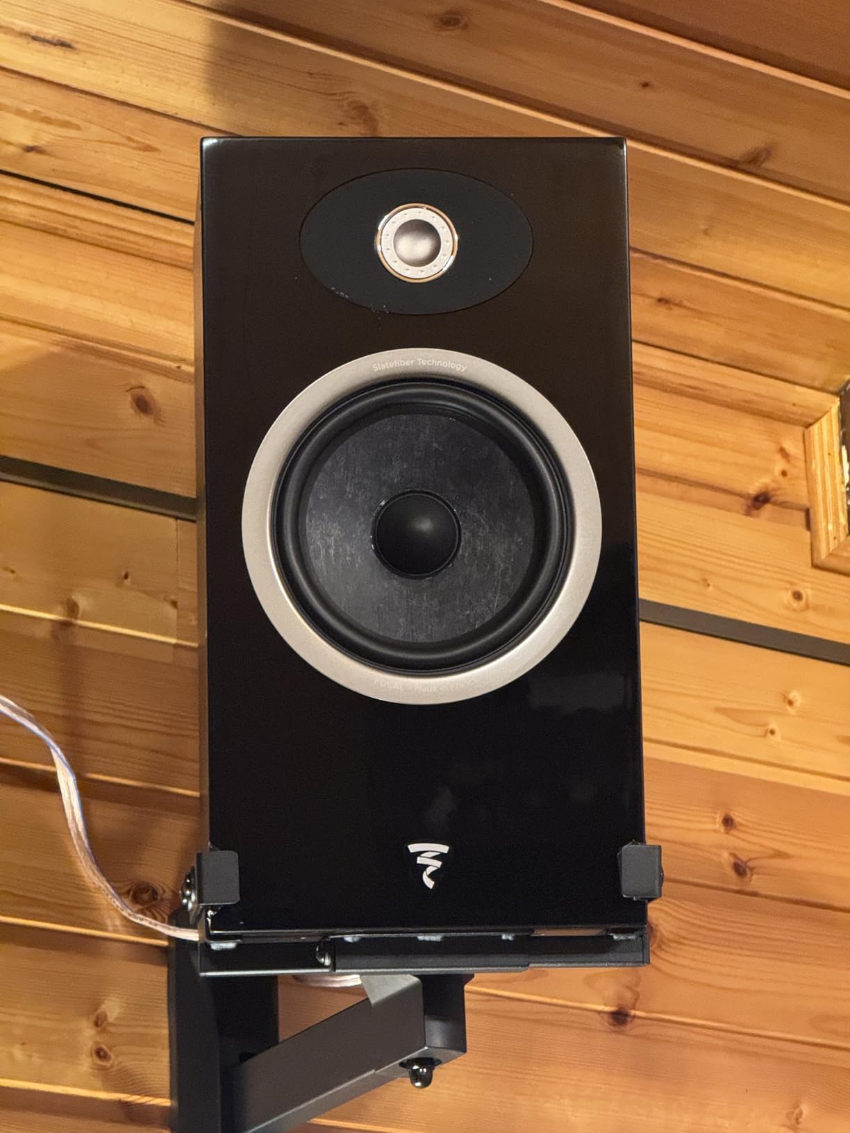 Perlegear Speaker Wall Mounts, Bookshelf Speaker Mounting Brackets with Dual Side Stable Clamp Design, Wide Tilt & Swivel Shelf for Large Surrounding Sound Speakers, Up to 55 lbs, 1 Pair customer photo 2