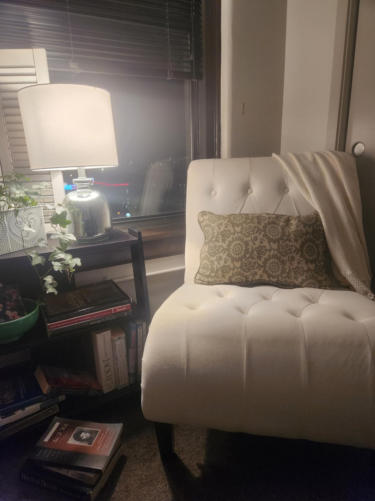 AVAWING Armless Tufted Velvet Accent Chair with Wood Legs, Grey customer photo 1