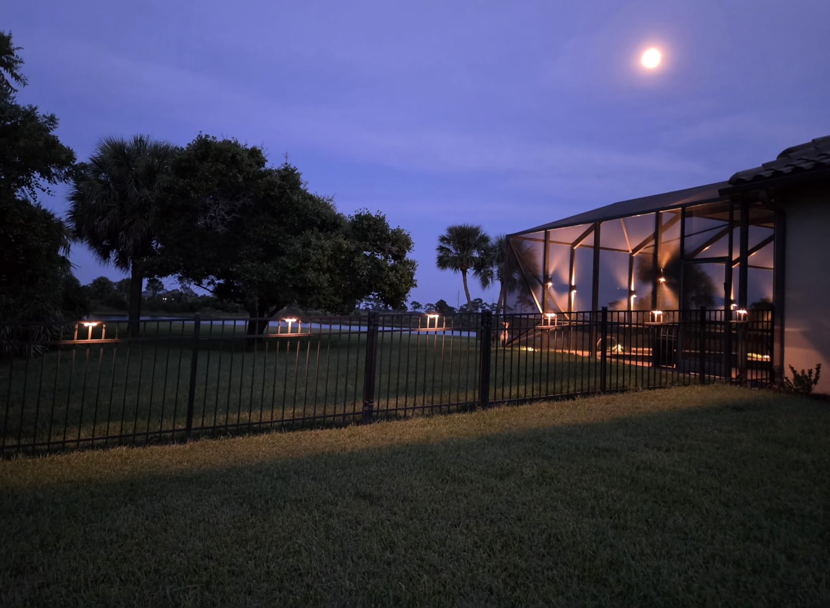 Solar Fence Lights Outdoor - 3000/4000/6000K 3 Mode, IP65 Waterproof Fence Lights Solar Powered, Dusk to Dawn Solar Light for Outside, Backyard/Step/Patio/Deck/Stair Railings and Wall (12 pack) customer photo 2