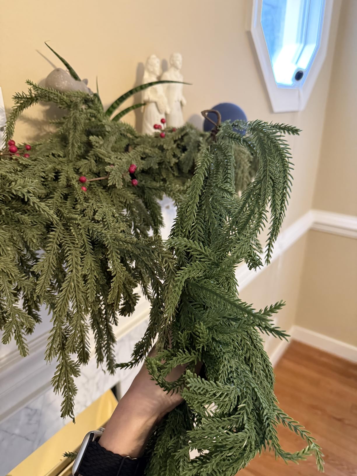 Alupssuc 9FT Christmas Garland, Artificial Real Touch Norfolk Pine Garland customer photo 1