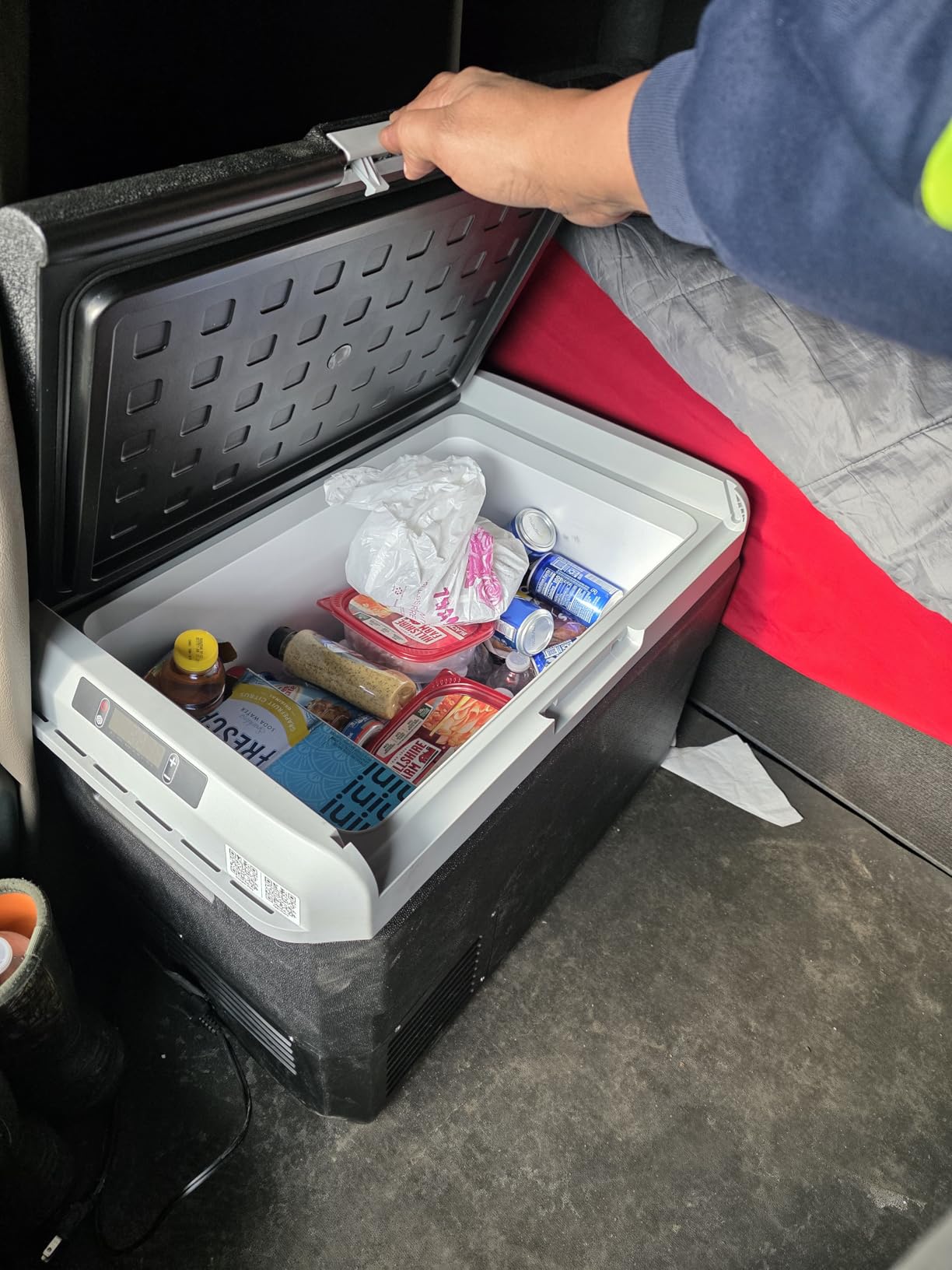 VEVOR 12 Volt Car Refrigerator, 52.8QT/50L Car Fridge, Portable Electric Cooler with -4℉~68℉ Adjustable Temperature, 12/24V DC and 100-240V AC Compressor Freezer for Outdoor, Camping, Travel, RV customer photo 1