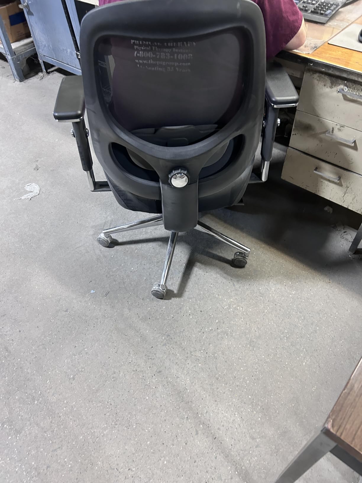 750lbs Big and Tall Office Chair with Wide Thick Seat Cushion for Heavy People Ergonomic Computer Mesh Desk Chairs with 4D Armrests, Adjustable Lumbar Support for Adults 8 Hours daliy Work customer photo 2