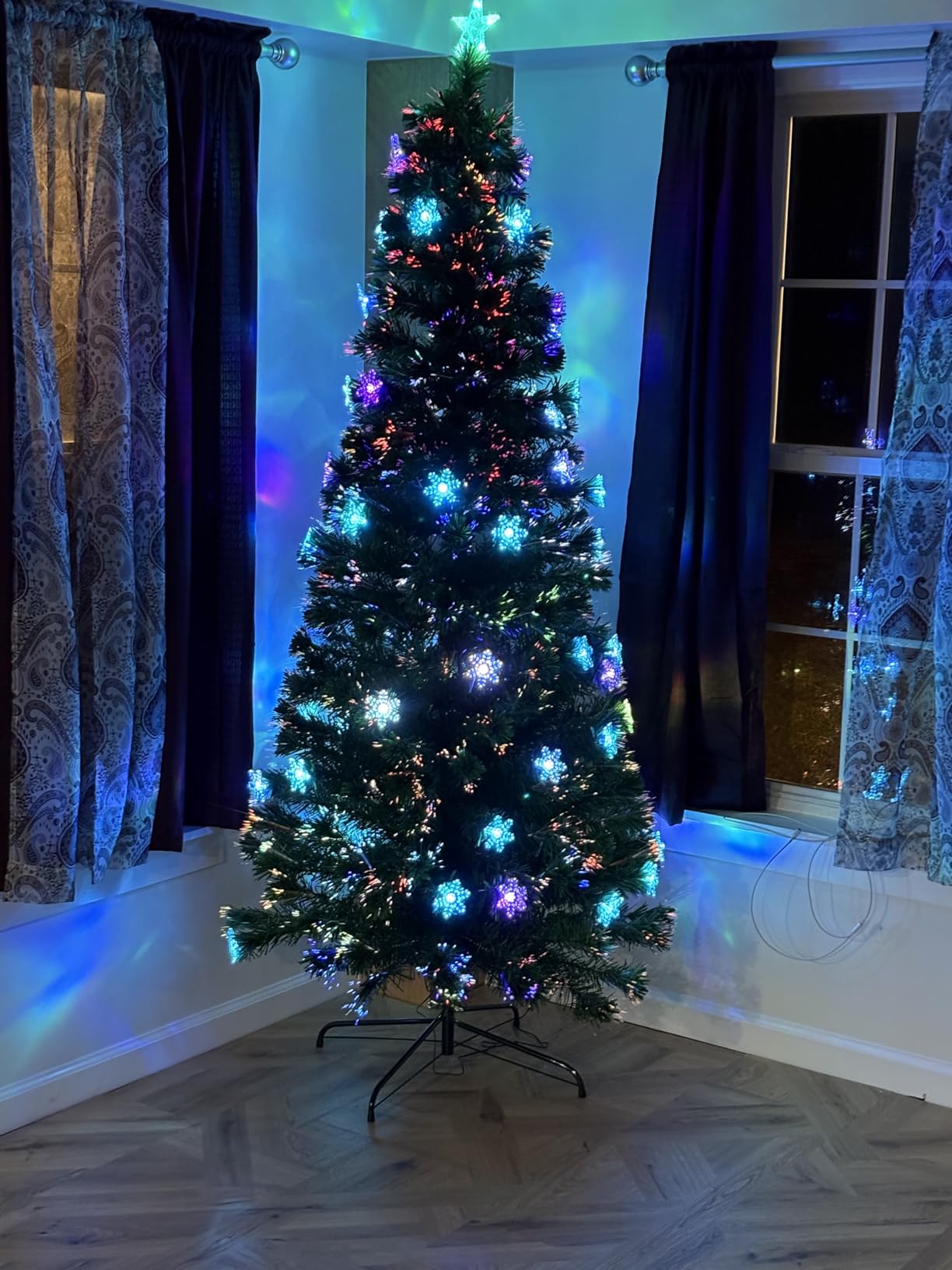 Juegoal 3 ft Pre-Lit Green Artificial Christmas Tree, Lighted Optical Fiber Table Mini Xmas Trees with Color Changing Lights, Snowflakes & Top Star, Fake Multicolored Tree for Festive Party Holiday customer photo 2