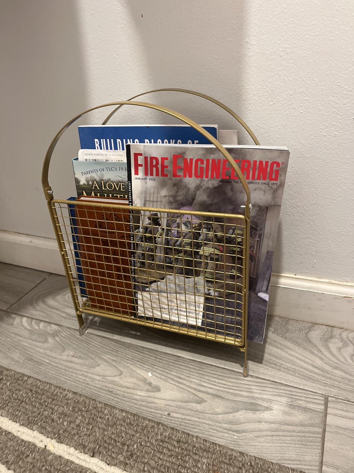 PUERSI Freestanding Magazine Holder, Metal Magazine Rack Floor Stand customer photo 1