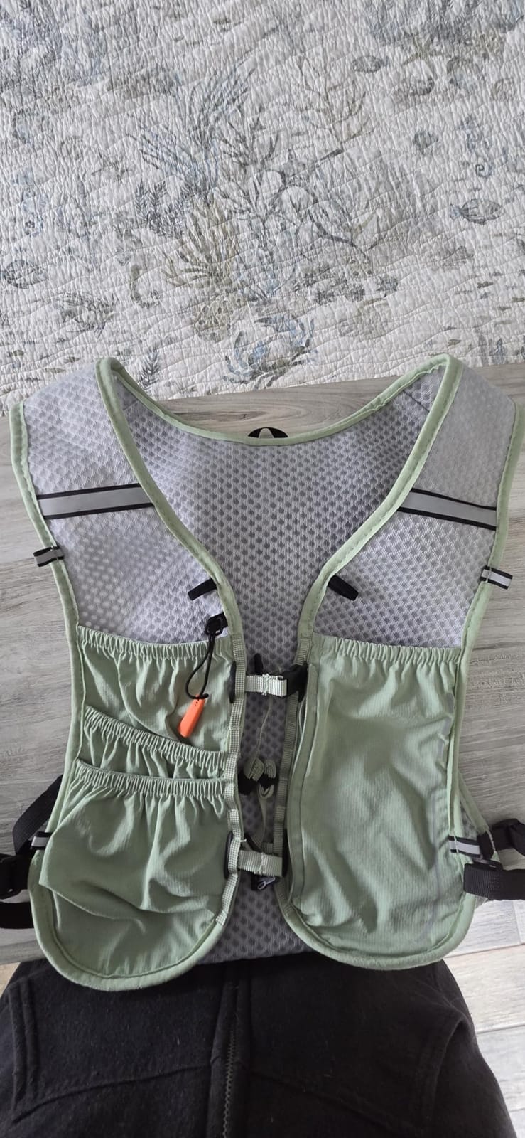 ECOHUB Lightweight Hydration Vest Water Backpack with 2L Water Bladder customer photo 1