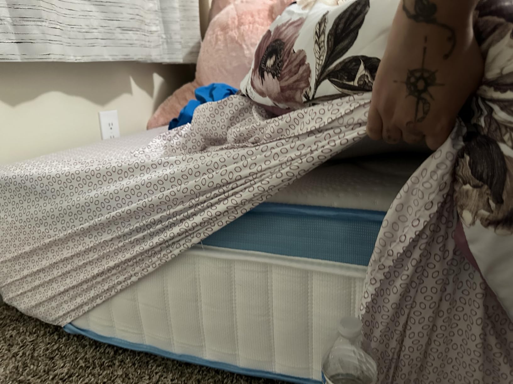 Queen Mattress 12 Inch,Queen Size Mattresses in a Box,Hybrid Mattress customer photo 1