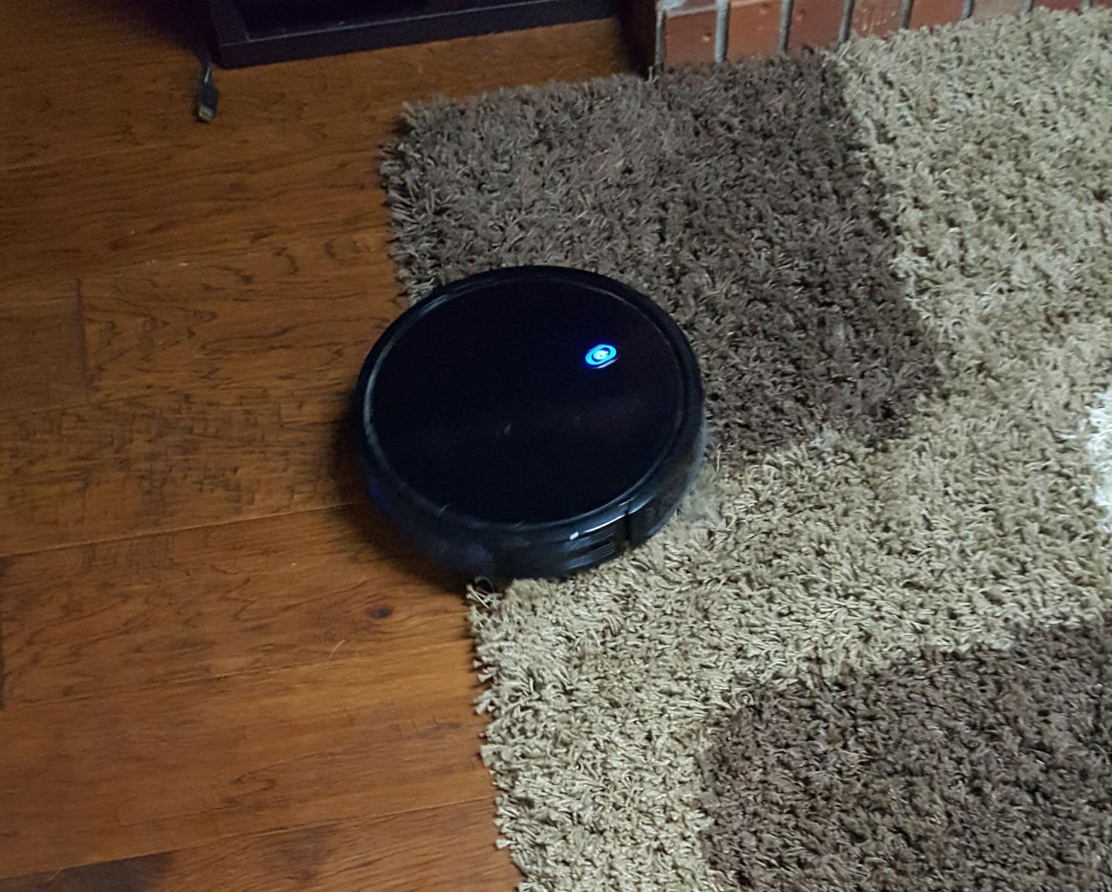 eufy E25 Robot Vacuum customer photo 2