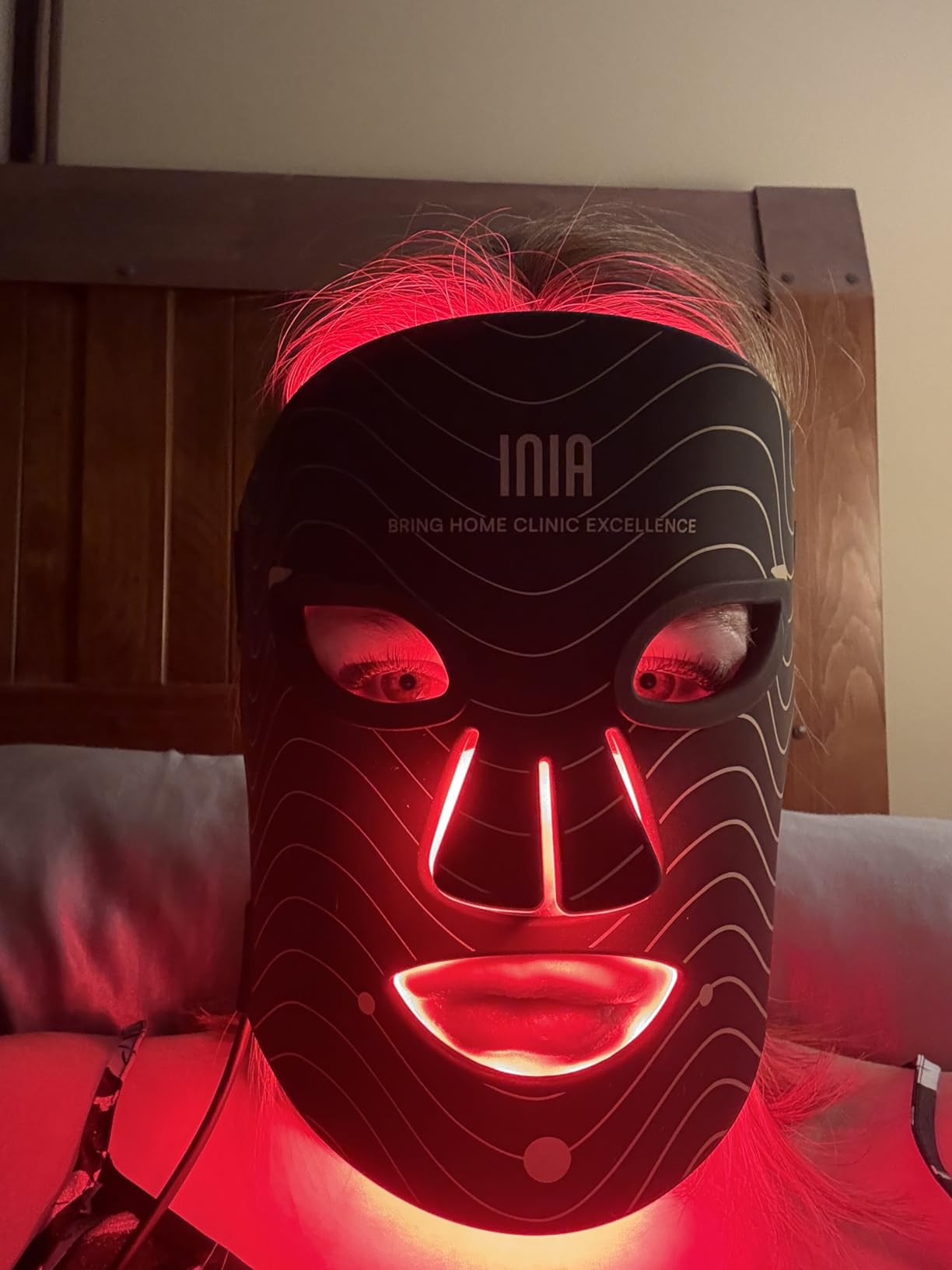 INIA Red Light Therapy Mask for Face, 850nm NIR, Red/Blue LED Light 4 Modes customer photo 1