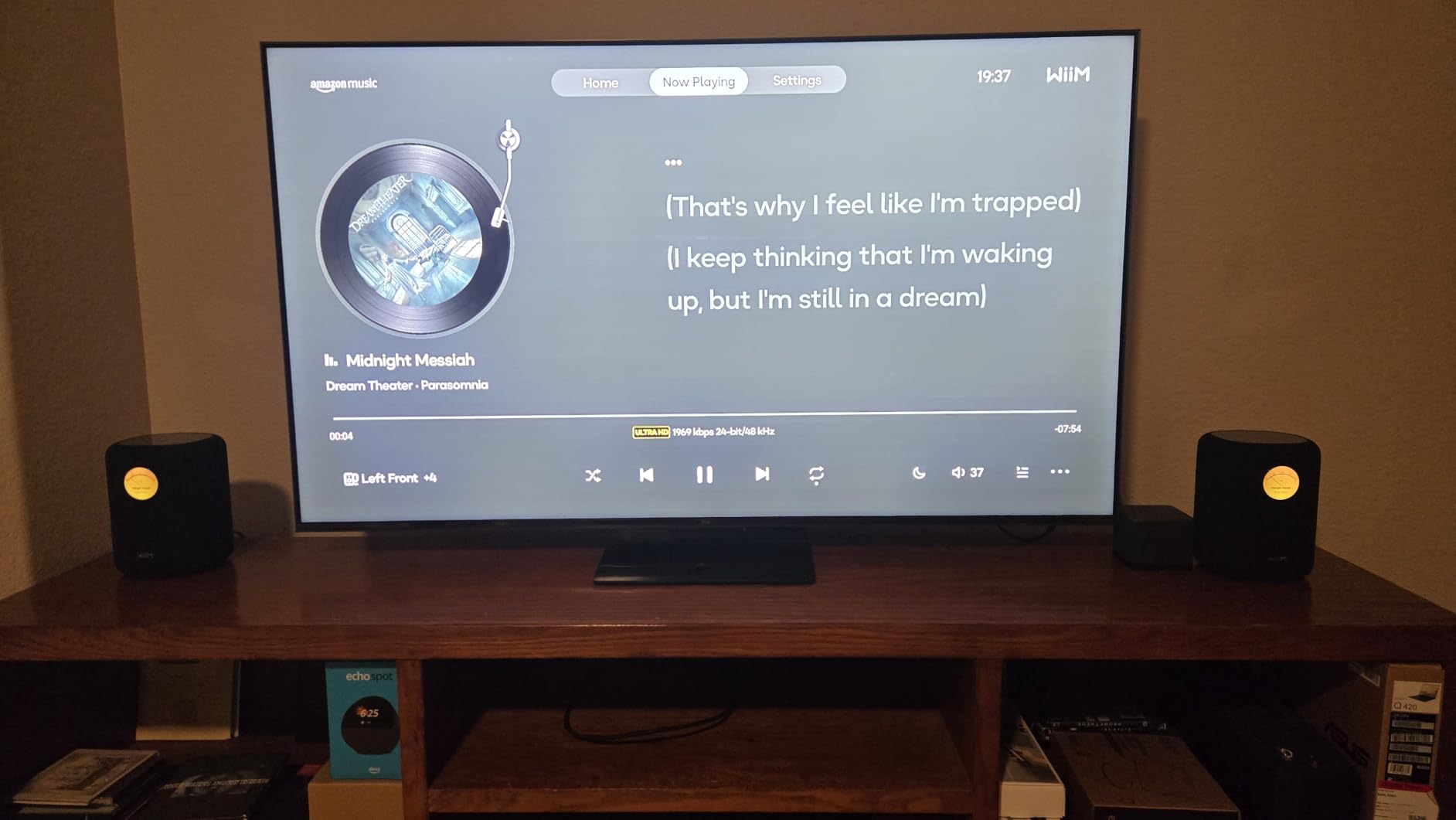 WiiM Sound Smart Speaker with Hi-Res Audio, WiFi and Touchscreen, White customer photo 2