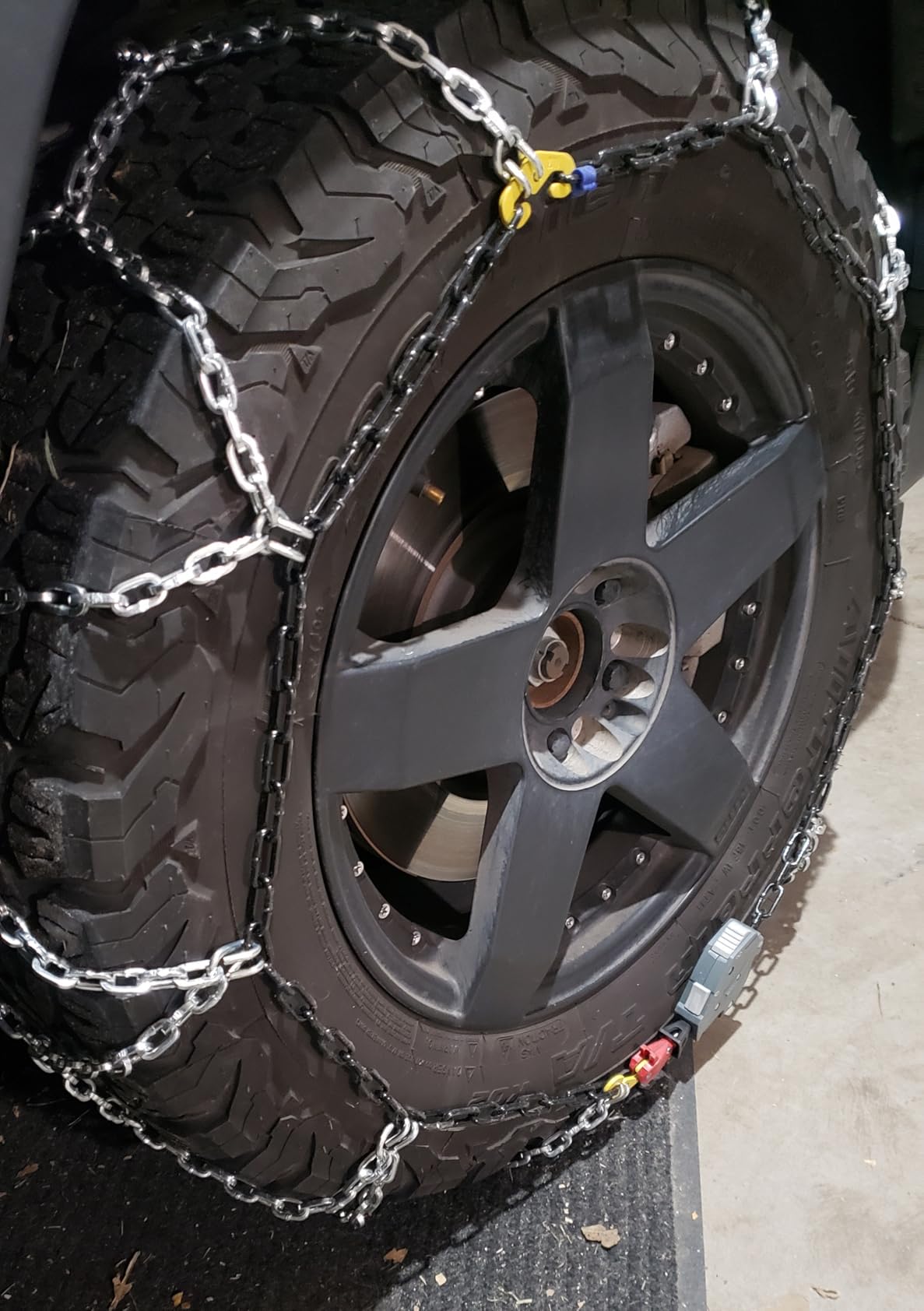 Auto Fixing Snow Chains for Pickup Trucks & SUVs Off-road, Heavy Duty Quick Fit & Easy Installation Snow Tire Chains, Portable Reusable Emergency Tire Traction Chain, Set of 2 (HPK-2340) customer photo 1