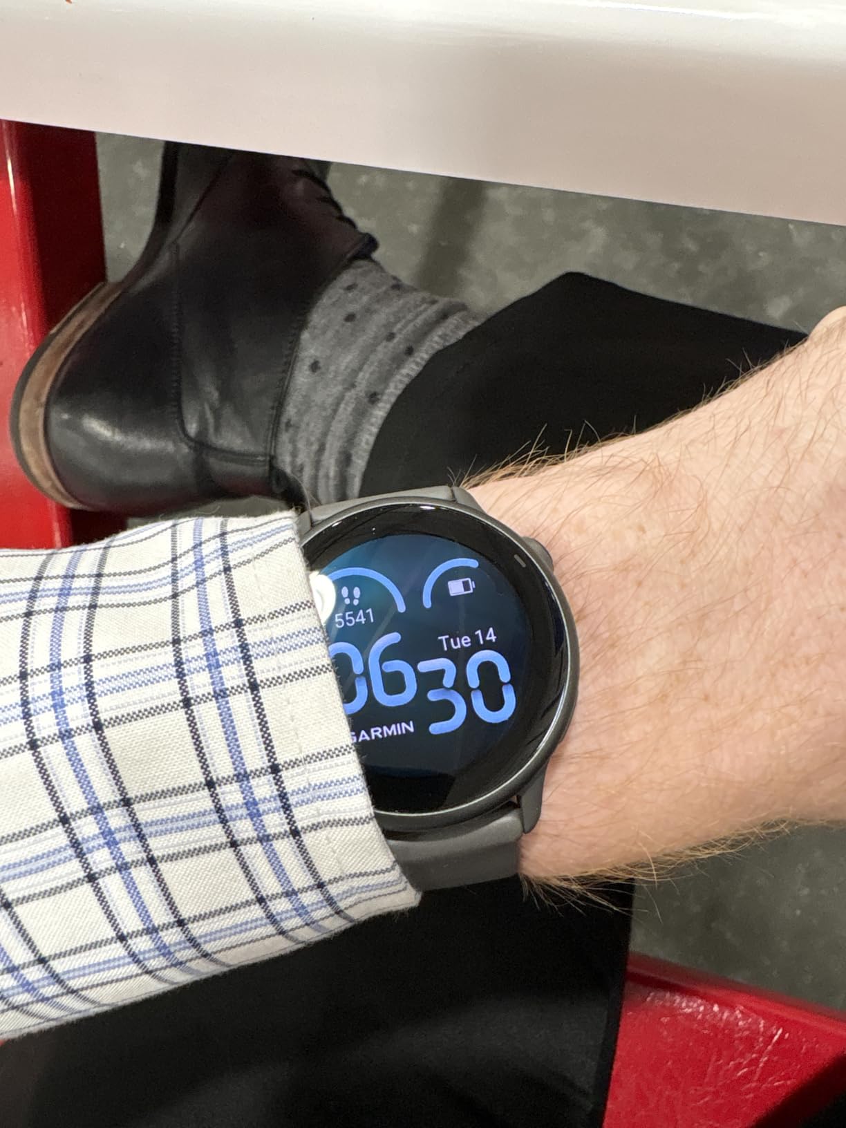 Garmin vívoactive® 6, Health & Fitness GPS Smartwatch, Pebble Gray/Slate customer photo 1