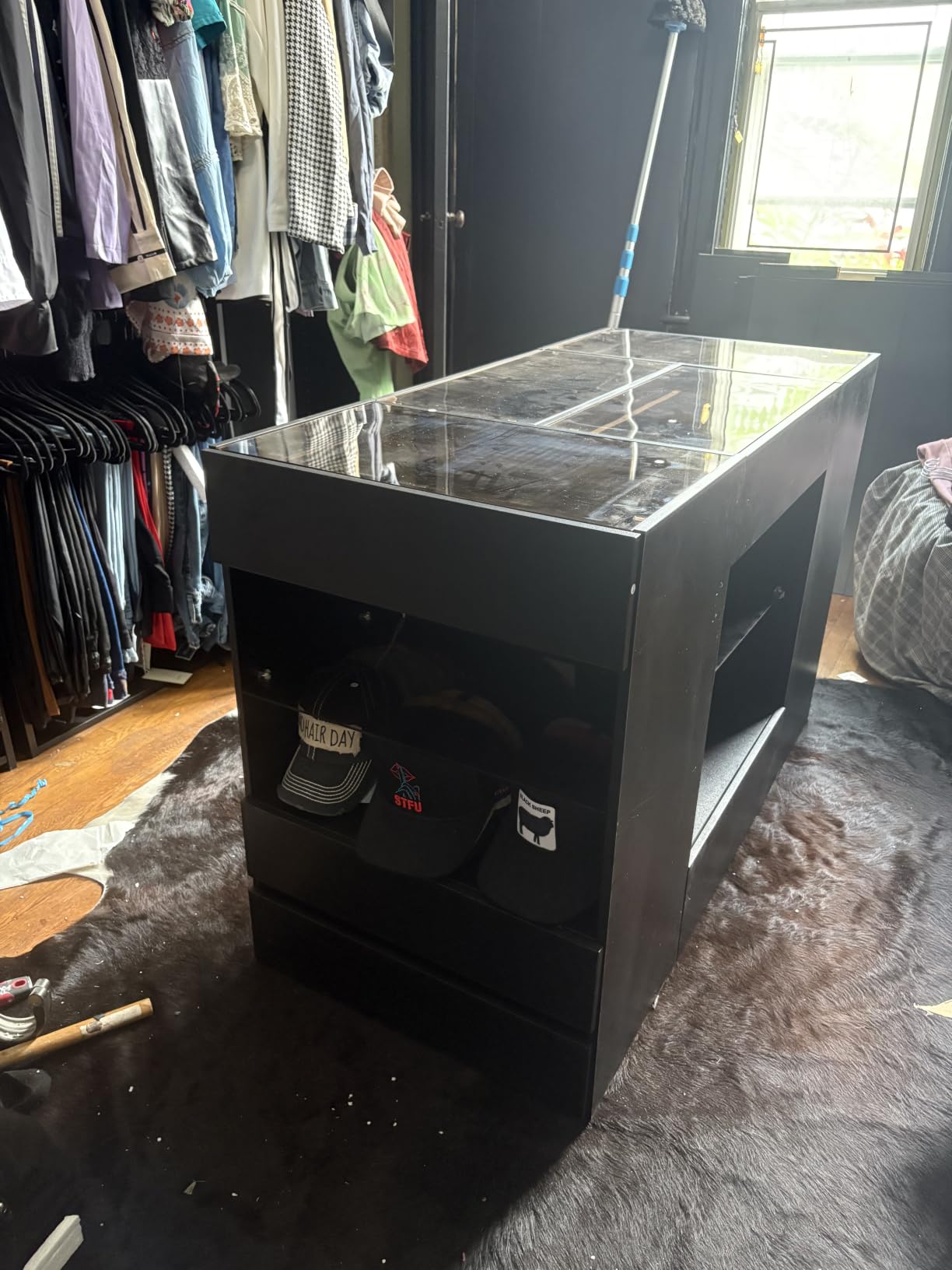 Kikihouse Modern Closet Island with 10 Drawers with LED (Black) customer photo 1