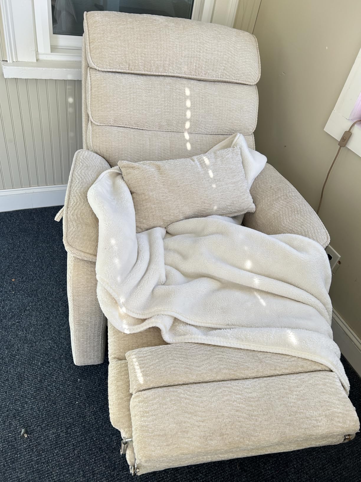 DYNOX Small Power Lift Recliner Chair for Elderly, 9188S, Cream customer photo 2