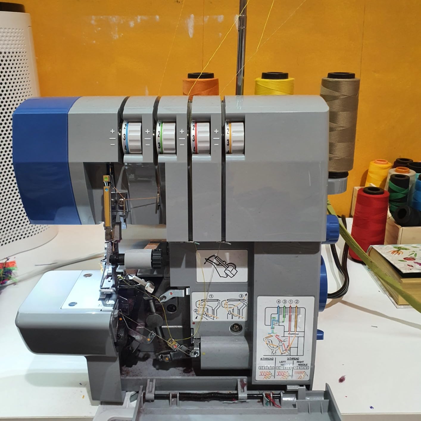 SINGER® HD0500S Heavy Duty Serger Overlock Machine, 2-3-4 Thread, Black customer photo 2