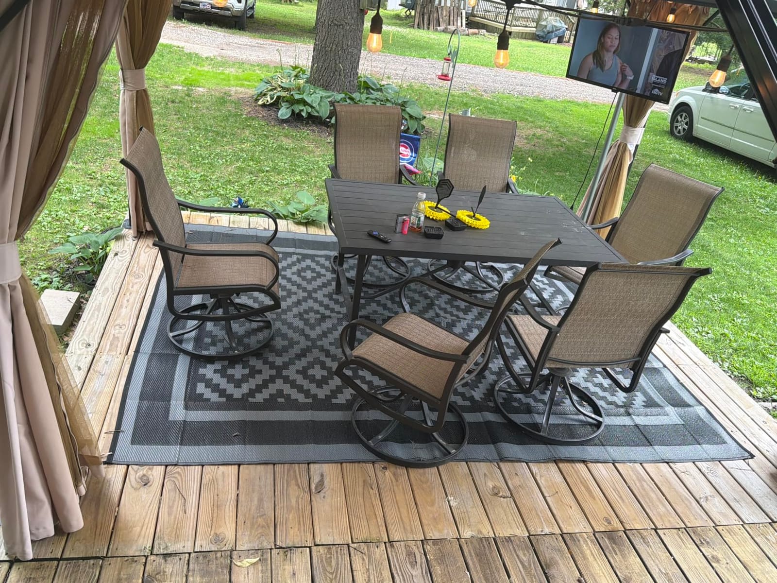 Kohree Outdoor Rug, Leaf, 8x10, Grey & White customer photo 2