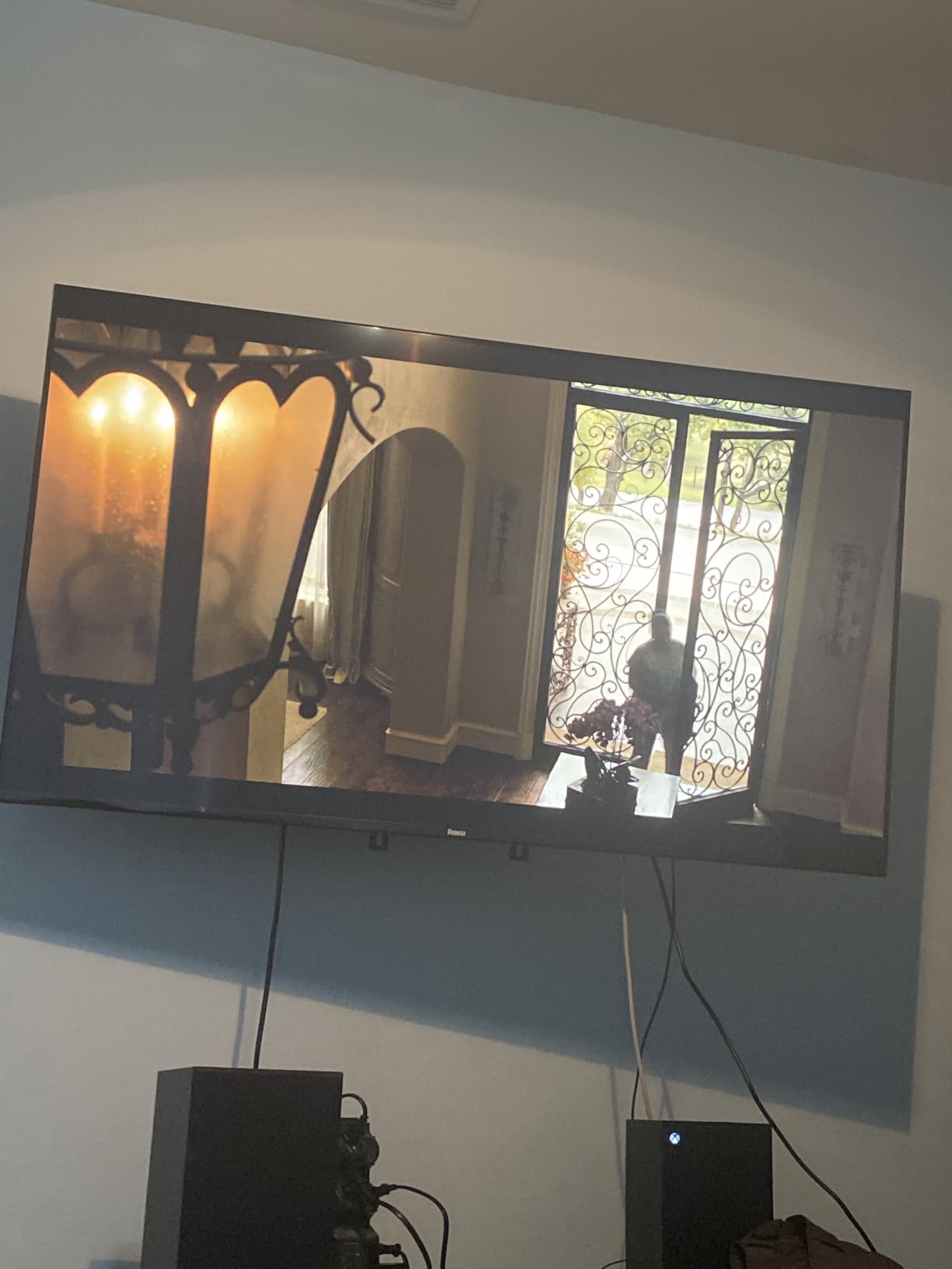 Roku Select QLED customer photo 2