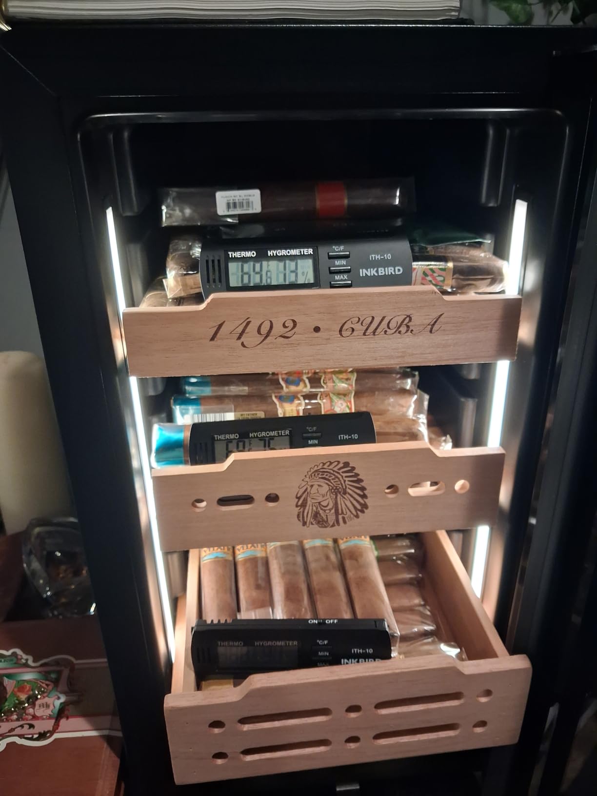 LIHTUN 16L Electric Cigar Humidor Cabinet with Light for 100 Cigars, Thermoelectric Cooling, Adjustable Temp and Humidity, Digital Display, 2 Removable Cedar Shelves, Lock, Gift for Men (16L) customer photo 1