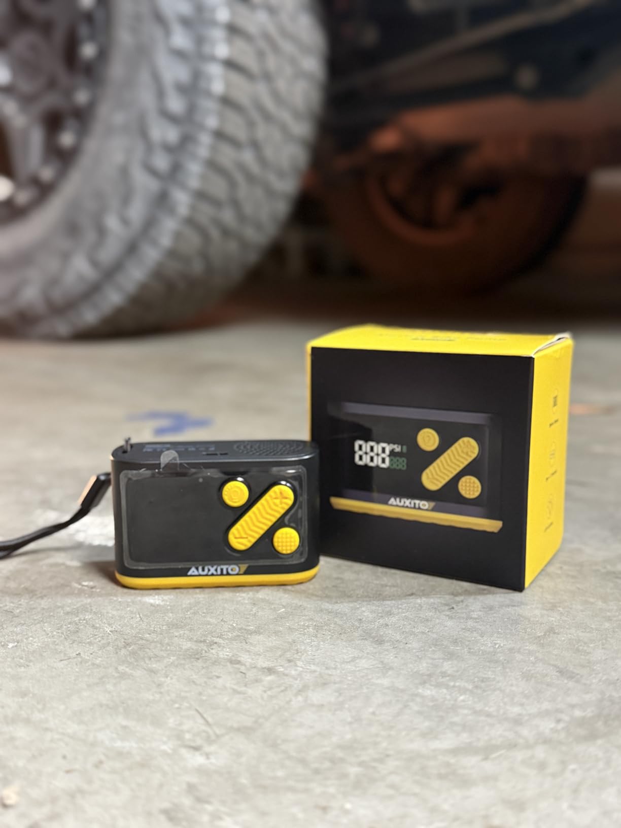 AUXITO 26000mAh Heavy Duty Portable Air Compressor for Pickup, Truck, RV customer photo 2