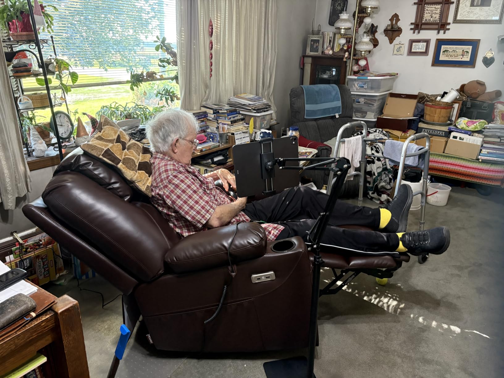 MCombo Small Power Lift Recliner Chair for Elderly, Heat and Massage 7141 customer photo 1