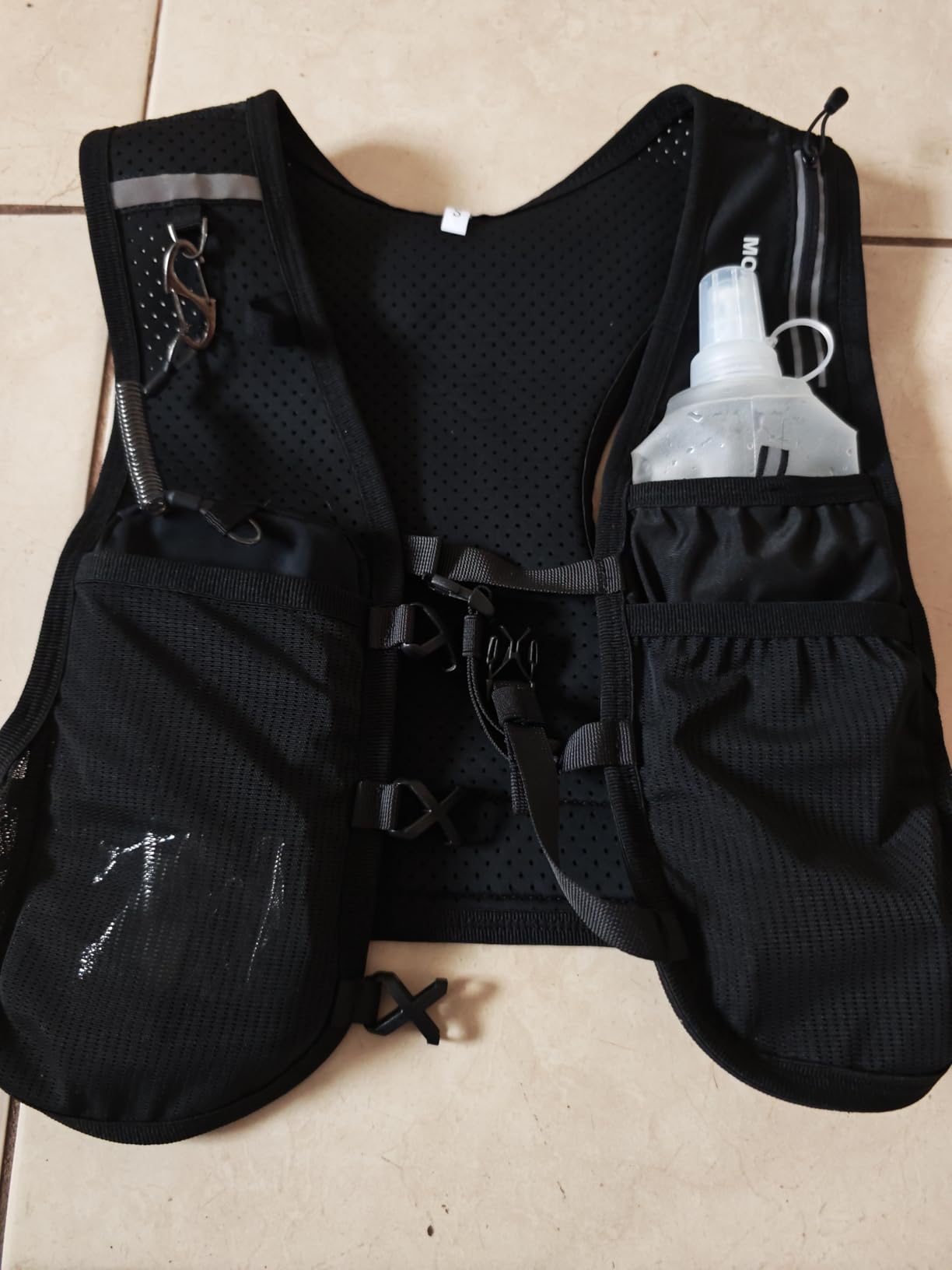 MOKURA Running Vest for Women Men with 500ML Soft Flask & Phone Holder customer photo 1