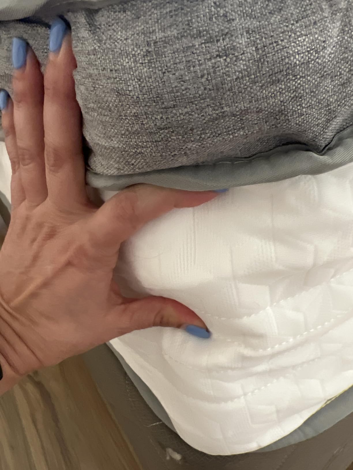 Novilla King Size Mattress 12 Inch, Hybrid Mattress in a Box, Comfort Sleep|Zoned Pocketed Smart Coils, Hip & Lumbar Support, Motion Isolation, Medium Firm, CertiPUR-US Certified, Guest & Dorm customer photo 1