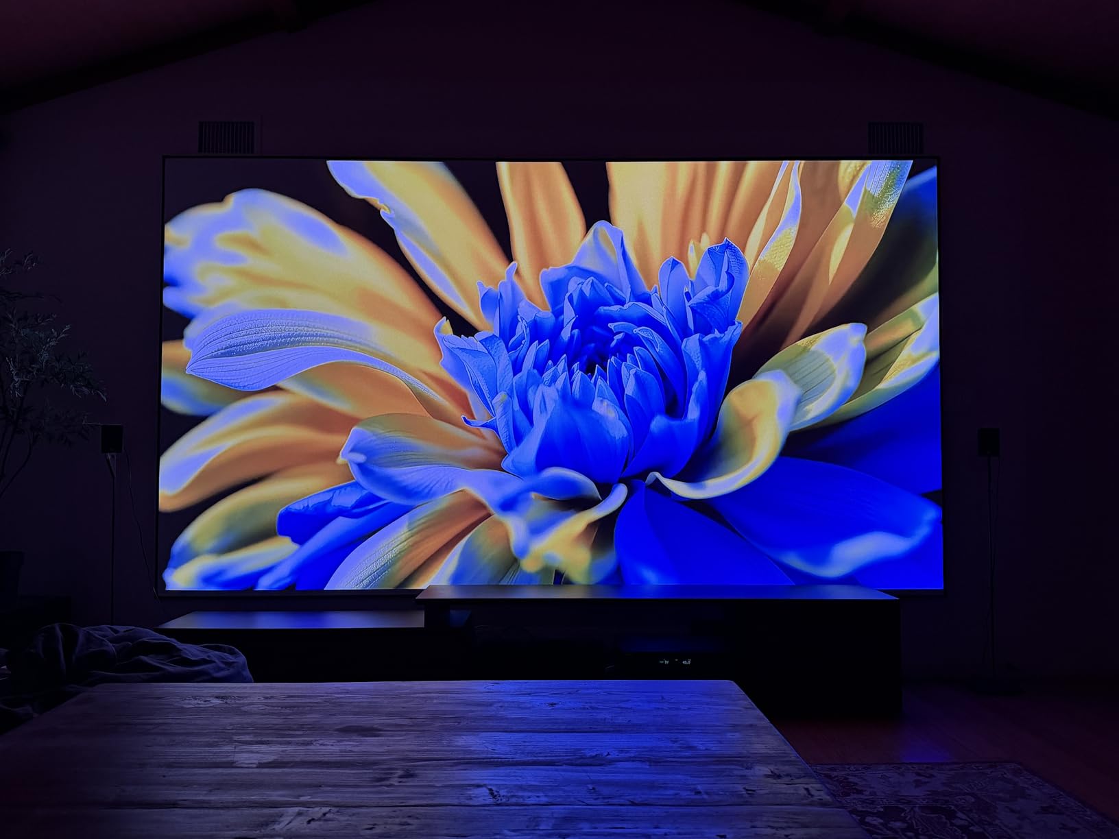 Valerion VisionMaster Pro2 Triple Laser Projector 4K,15000:1 Contrast, 0.9-1.5x Optical Zoom, 2X Multitasking Power, IMAX, HDR10+, GTV, 4ms Lag-Free Gaming, 3000 ISO Lumens, Google Home, Apple Homekit customer photo 2