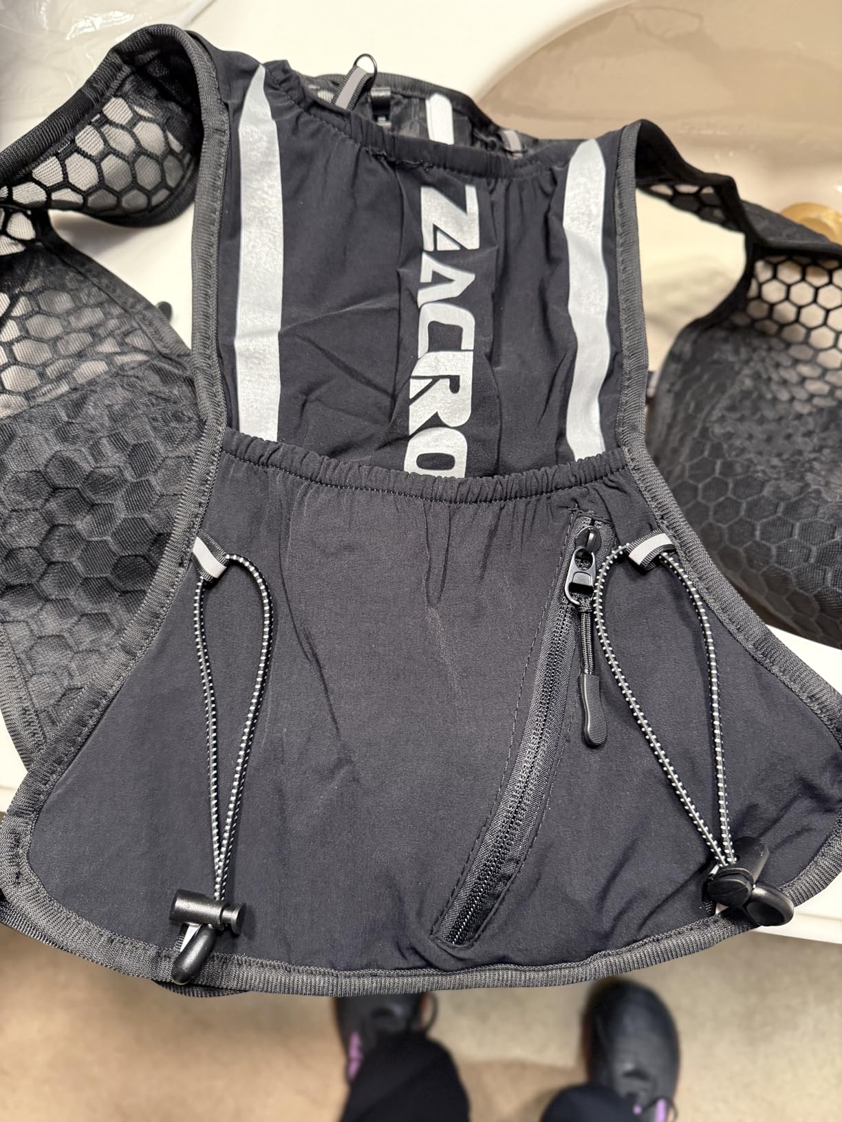 Zacro Running Hydration Vest Backpack, Running Vest with 2L Water Bladder for Men Women, Lightweight Water Backpack for Running, Hiking, Climbing, Camping, Cycling customer photo 2