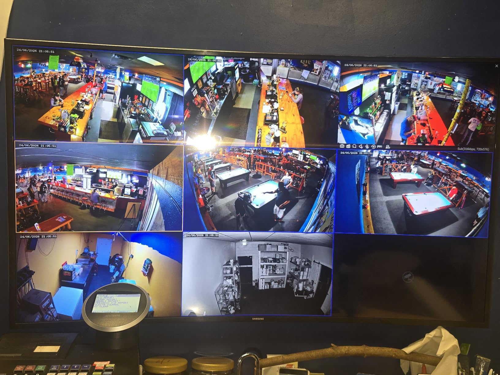 【121°Wide View】 Hiseeu 4K PoE Security Camera System, 8 Pcs 5MP IP Cameras customer photo 1