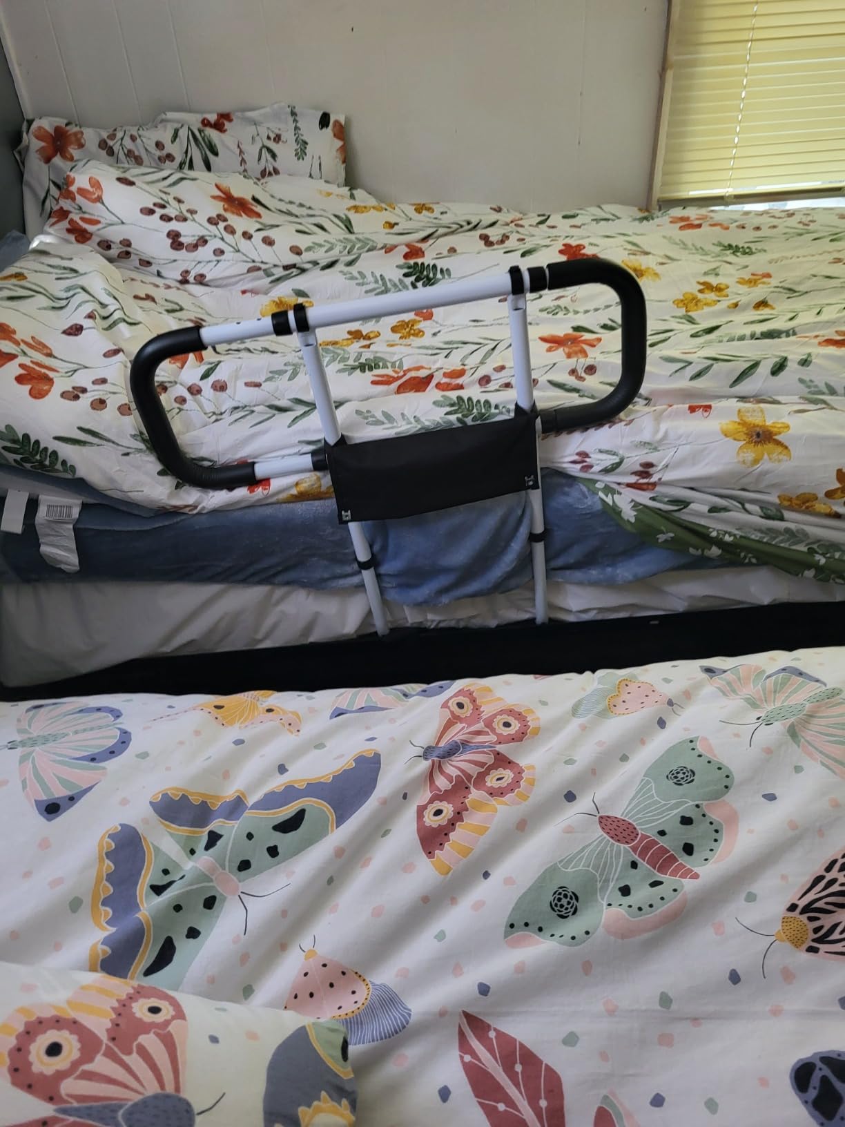 Bed Rails for Elderly Adults Safety - Extended Bed Assist Rail for Seniors - Adjustable Beds Side Rails Handle Support Bar Bed Guard with Storage Bag & Fixing Strap, Fit King Queen Full Twin Beds customer photo 1