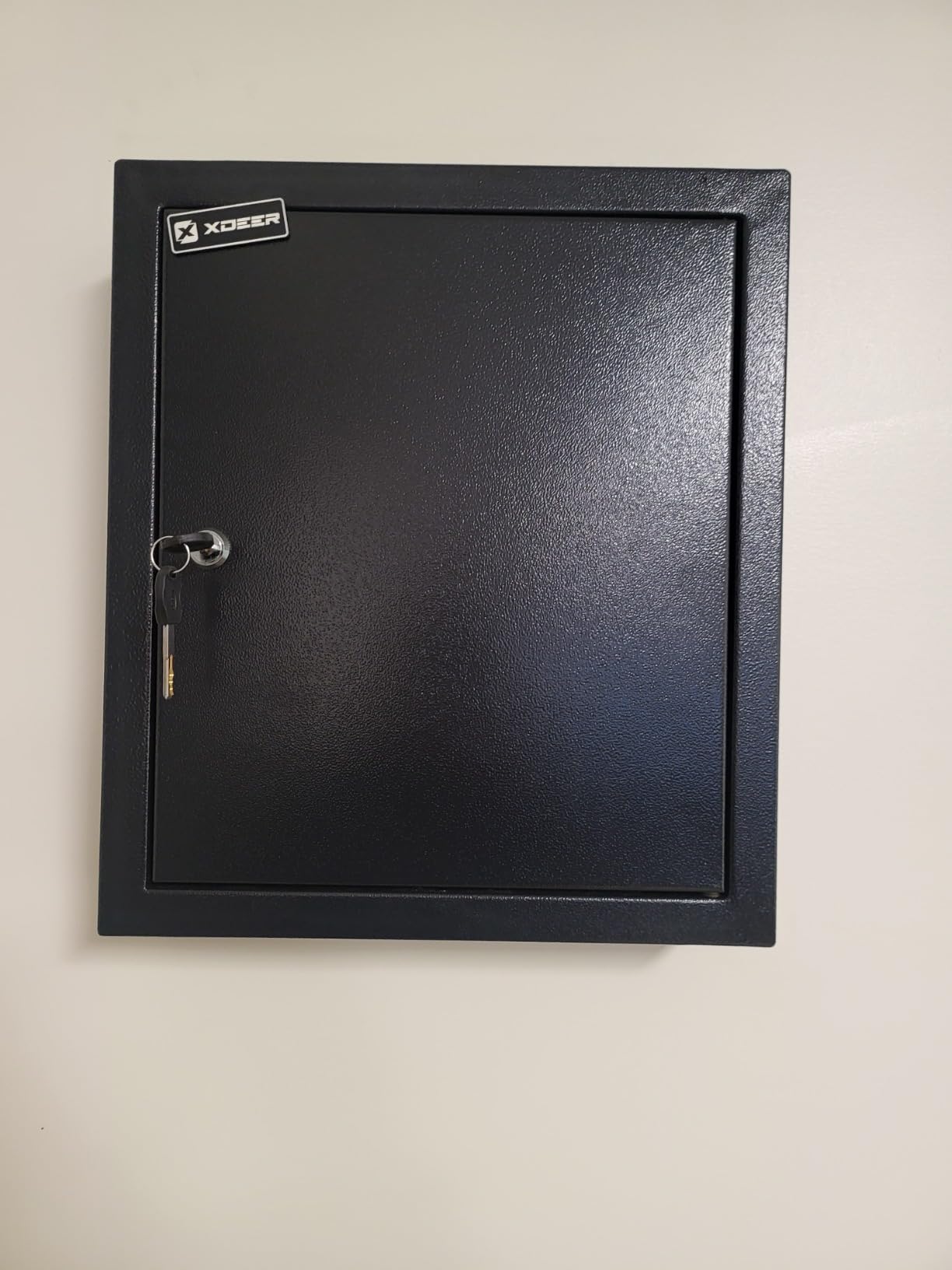 XDeer Quick Access Biometric Wall Safe – Hidden In-Wall Security Safe customer photo 1