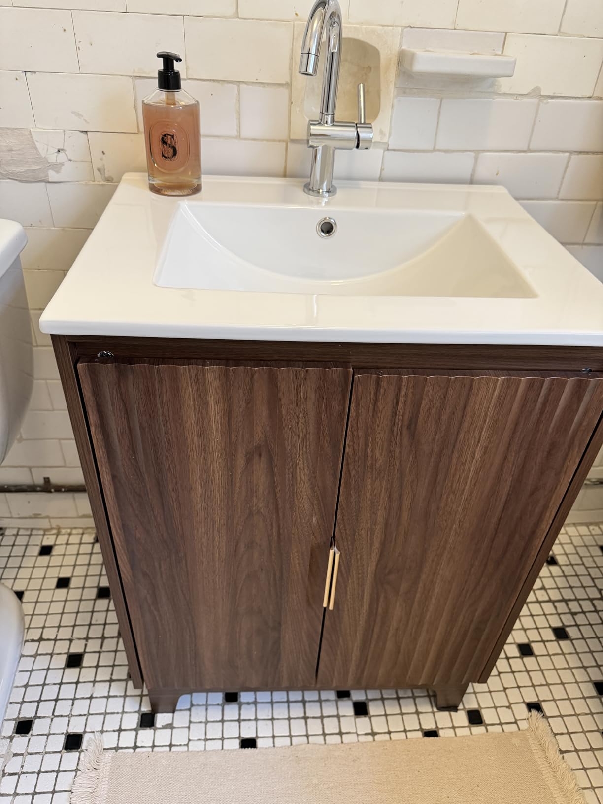VINGLI 30 Inch Bathroom Vanity with Sink, Farmhouse Bathroom Sink Cabinet with Barn Doors, Freestanding Bathroom Storage Cabinet with U-Shaped Shelf, 3-Hole Ceramic Basin Combo, Antique White customer photo 1