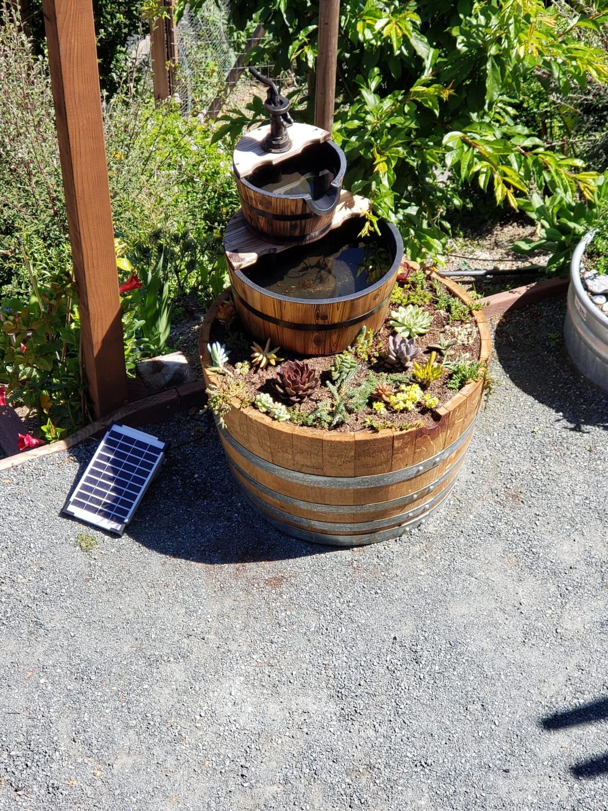 Giantex 3-Tier Barrel Waterfall Fountain with Electric Pump, 37'' customer photo 2
