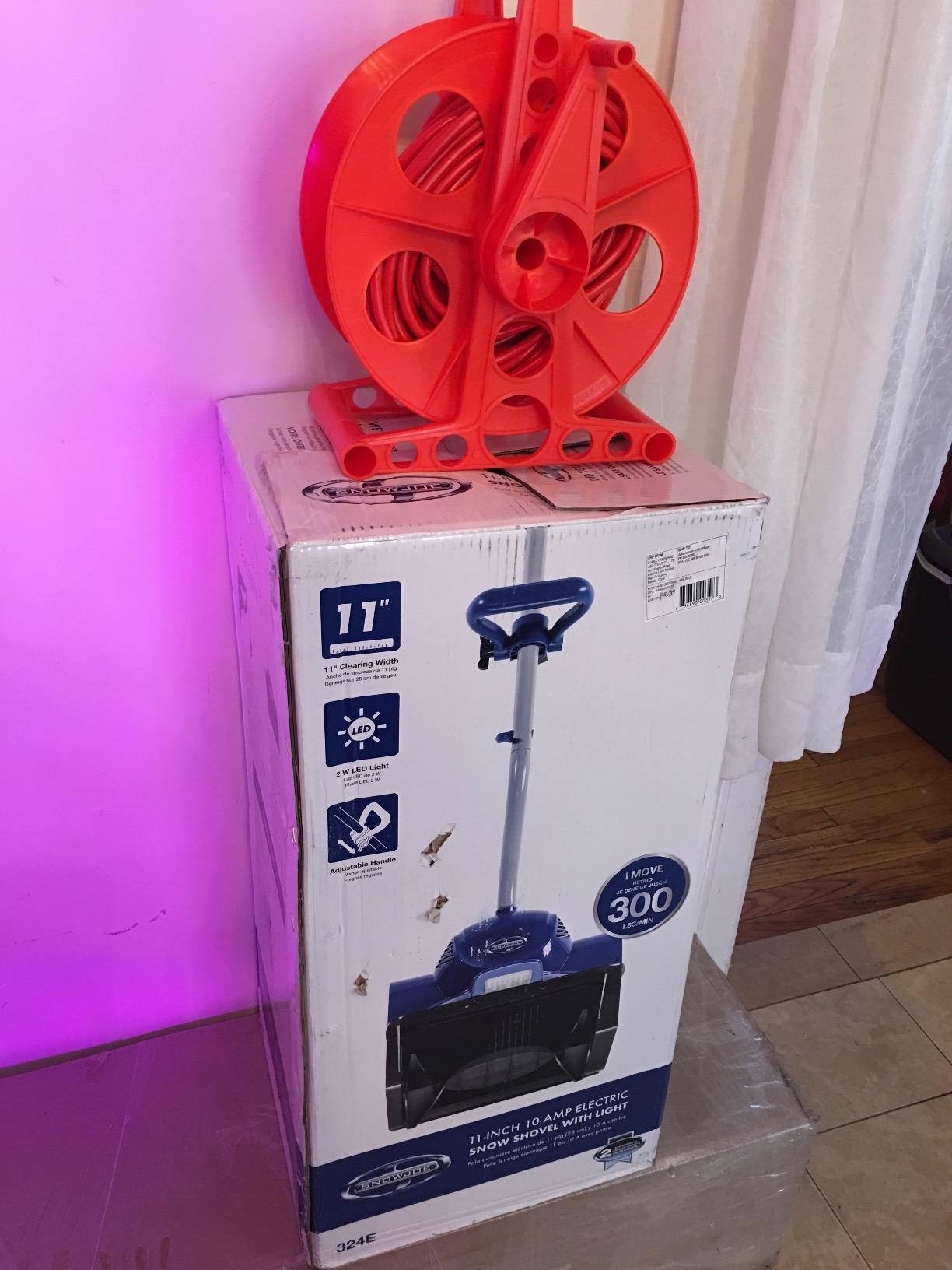 Snow Joe 324E Electric Snow Shovel, 10A Motor, 2-Blade Paddle Auger, Adjustable Handle, 2W LED Light, Clears 14-Inch by 6-Inch Path customer photo 2