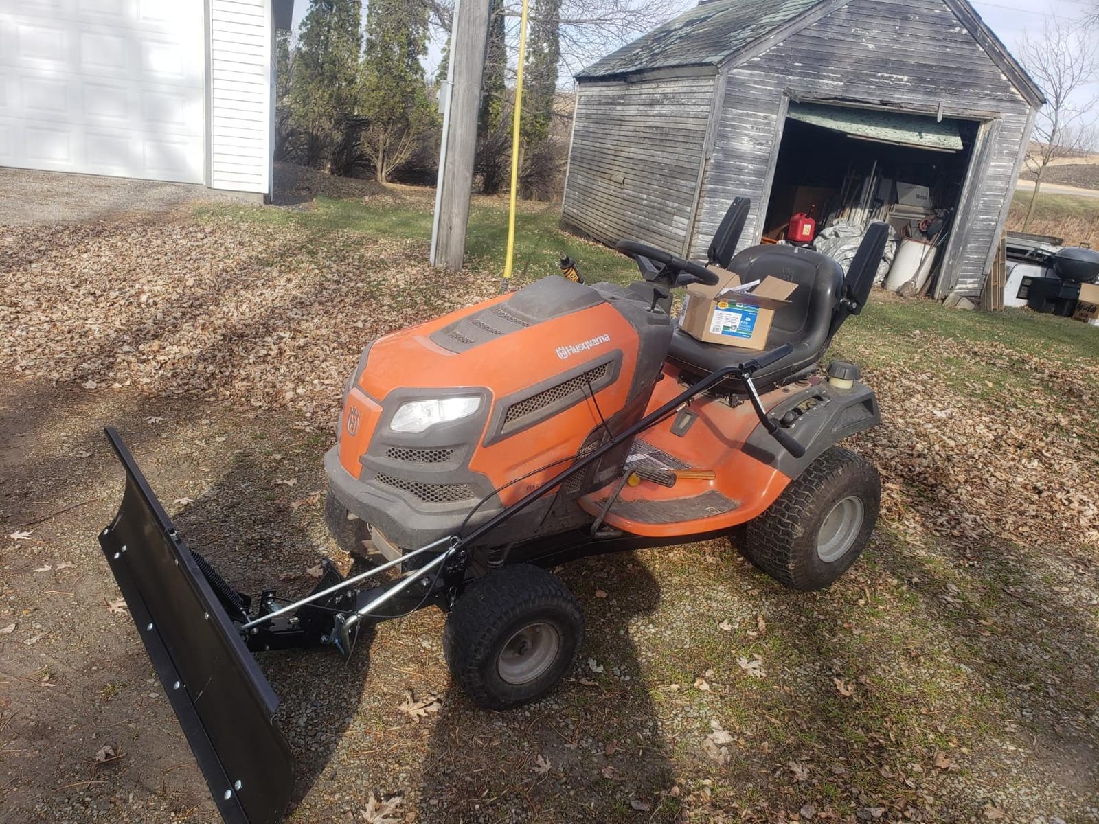 Agri-Fab LBD48D 48 Inch Front Mount Universal Snow Plow Blade; Fits many Lawn and Garden Riding Lawn Mowers/Tractors customer photo 2