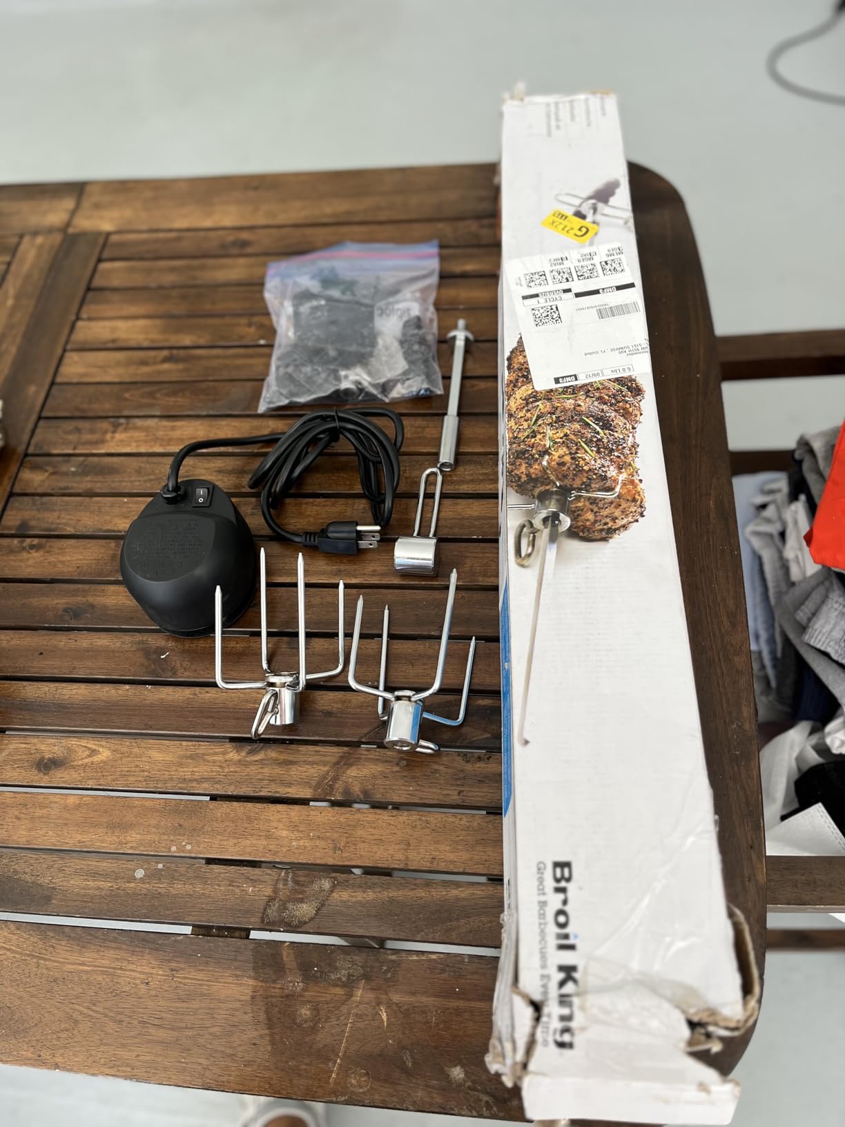 Broil King 66009 Deluxe Universal Rotisserie Kit customer photo 1